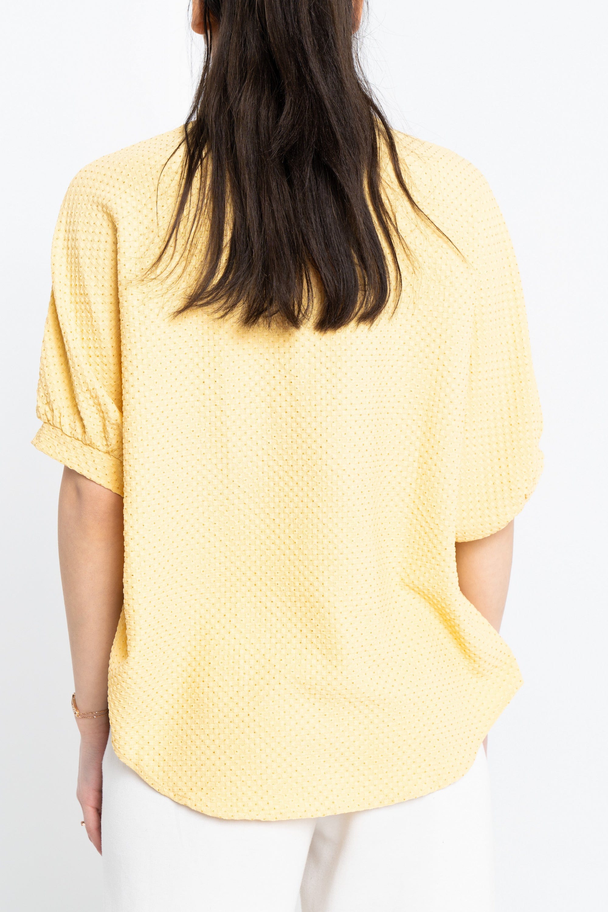 نتشي قميص منقط 3/4 كم بياقة وأزرار أمامية نسائي