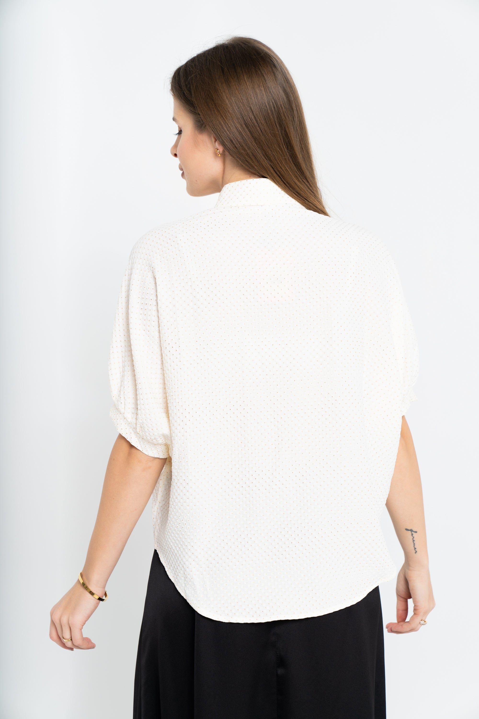 نتشي قميص منقط 3/4 كم بياقة وأزرار أمامية نسائي