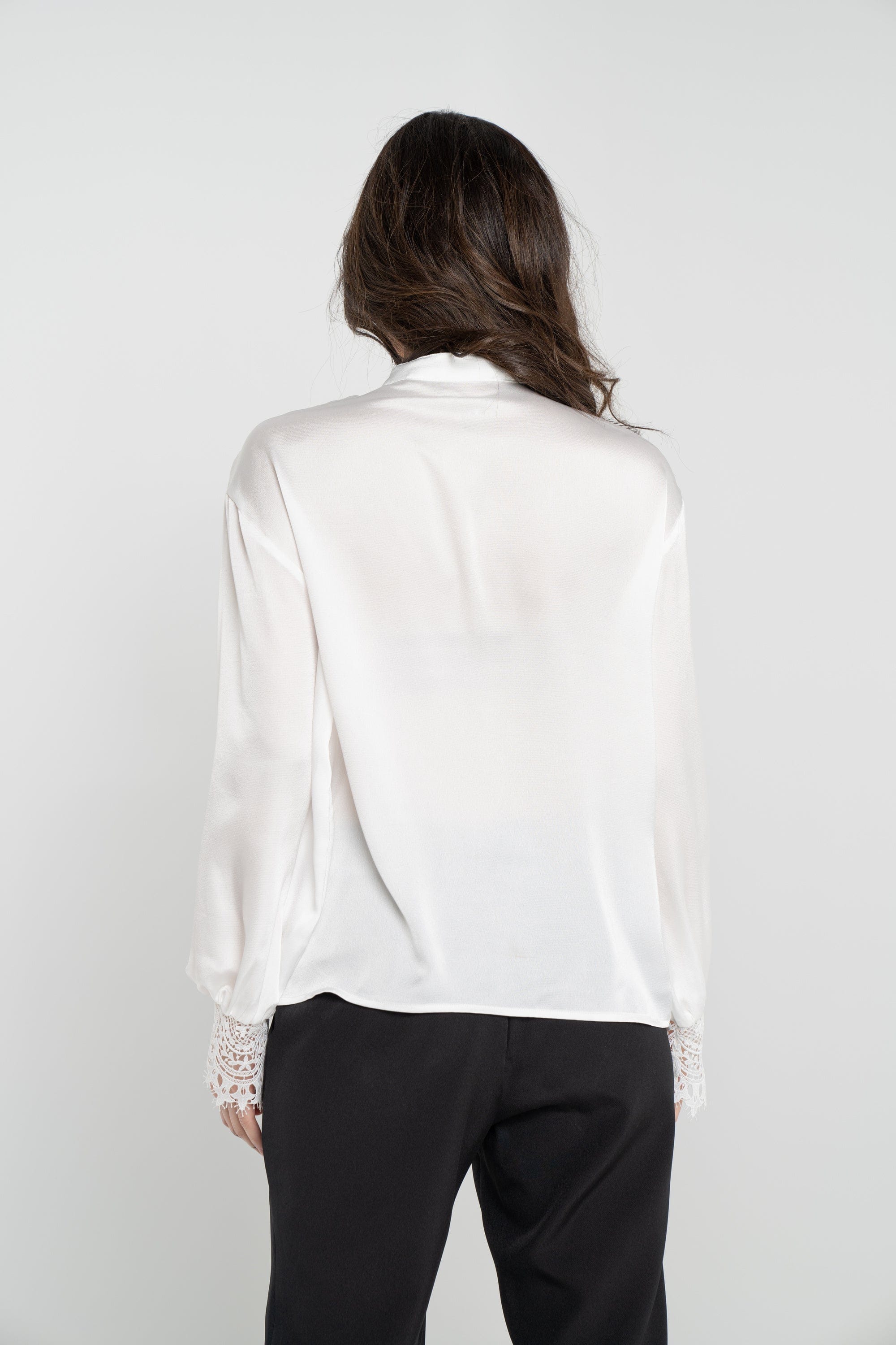 نتشي قميص سادة بأزرار أمامية مزين بالجوبير كم طويل بف