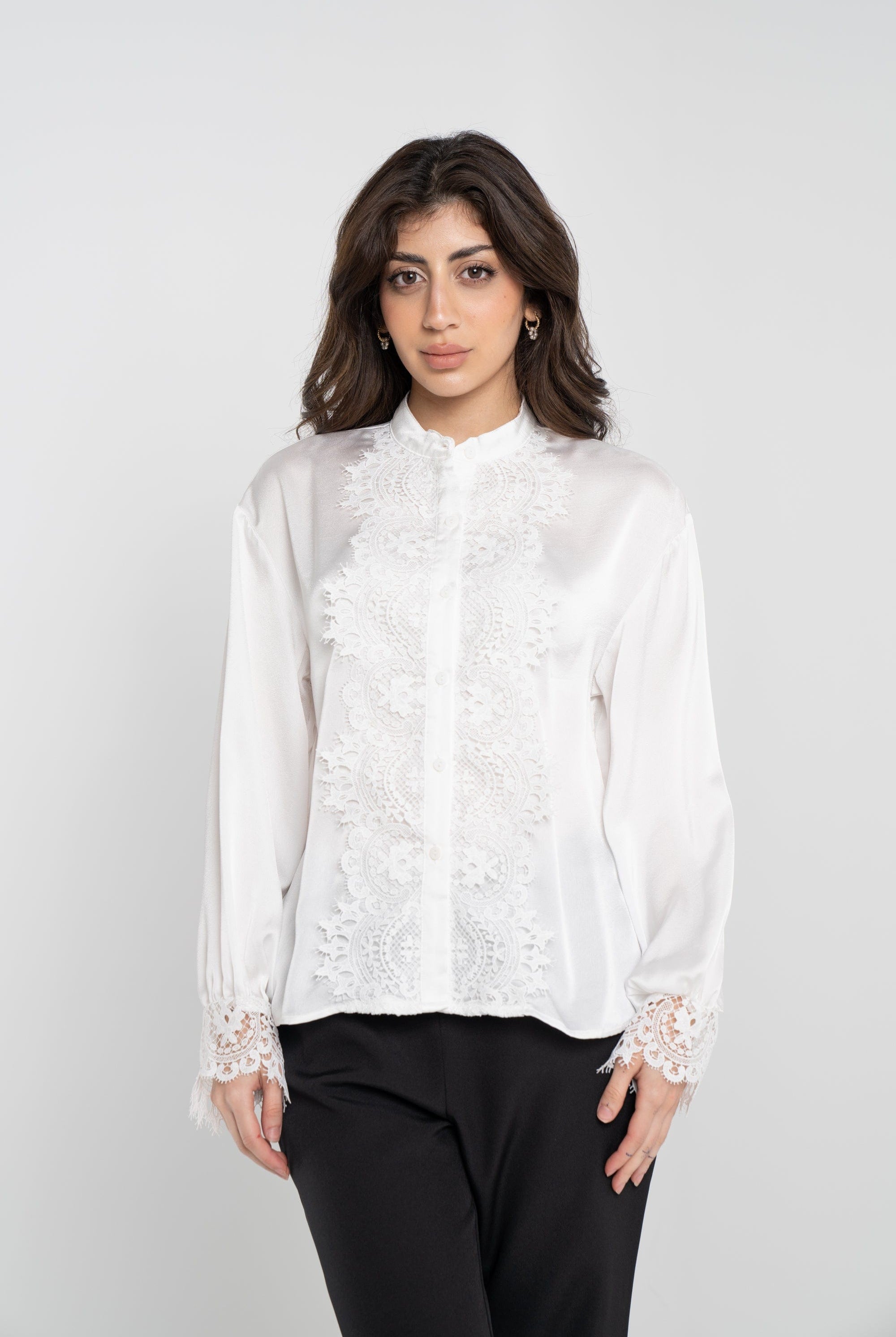 نتشي قميص سادة بأزرار أمامية مزين بالجوبير كم طويل بف