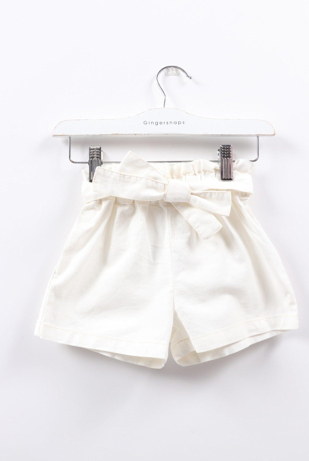 جينجرسنابس شورت بناتي سادة برباط بجيوب جانبية أوف وايت