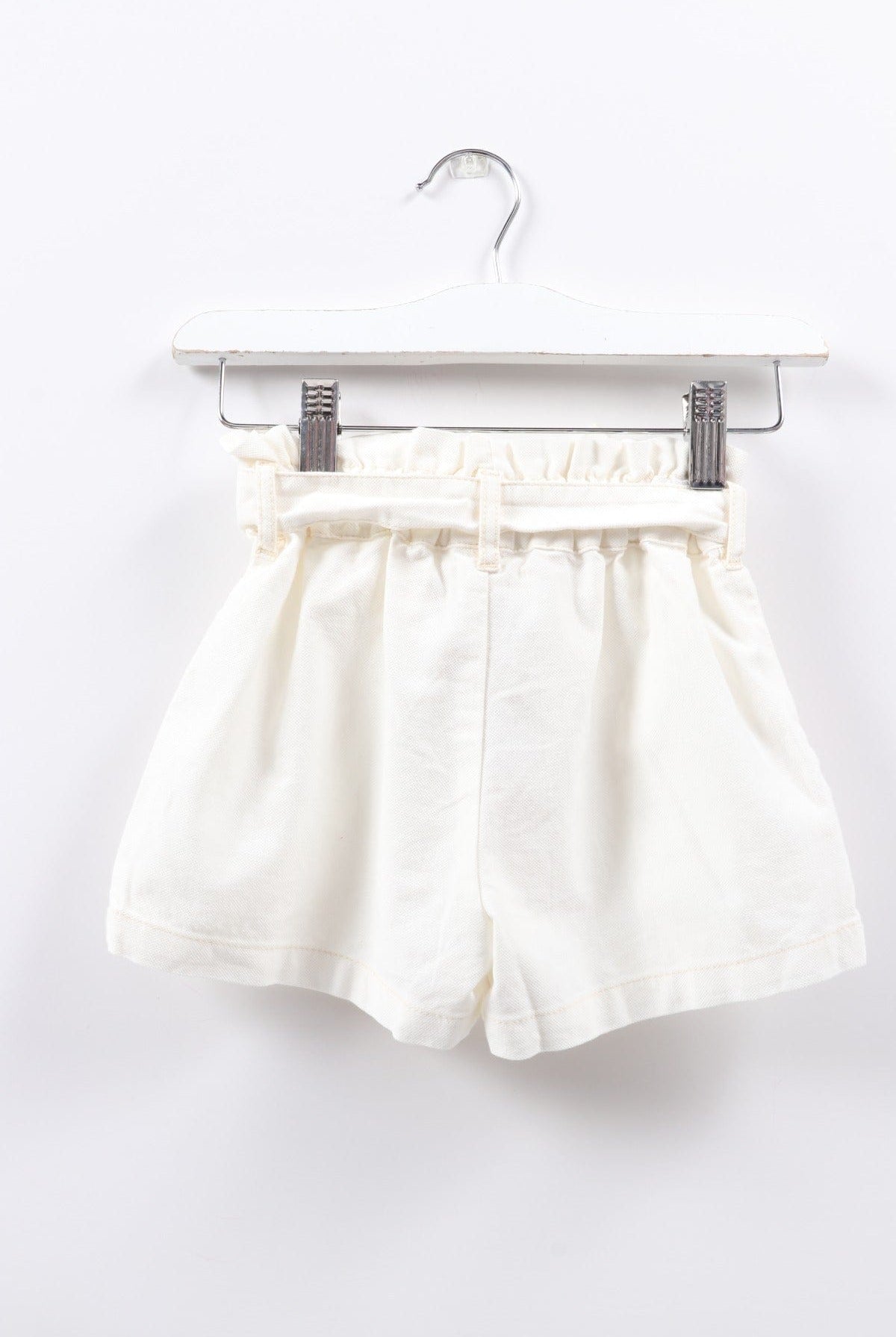 جينجرسنابس شورت بناتي سادة برباط بجيوب جانبية أوف وايت