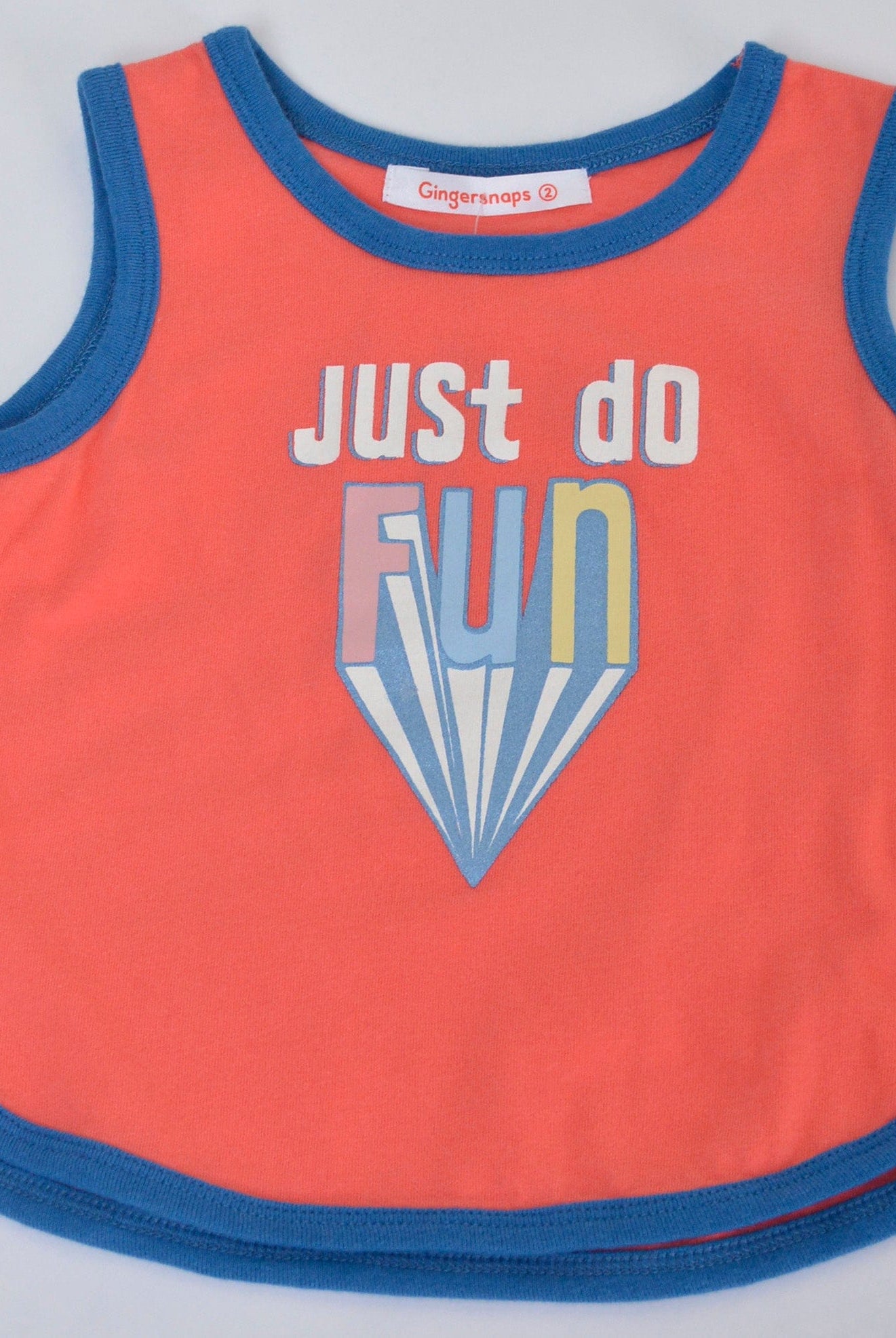 جينجرسنابس بلوزة بدون أكمام مع طبعة على الصدر بناتي دوباري