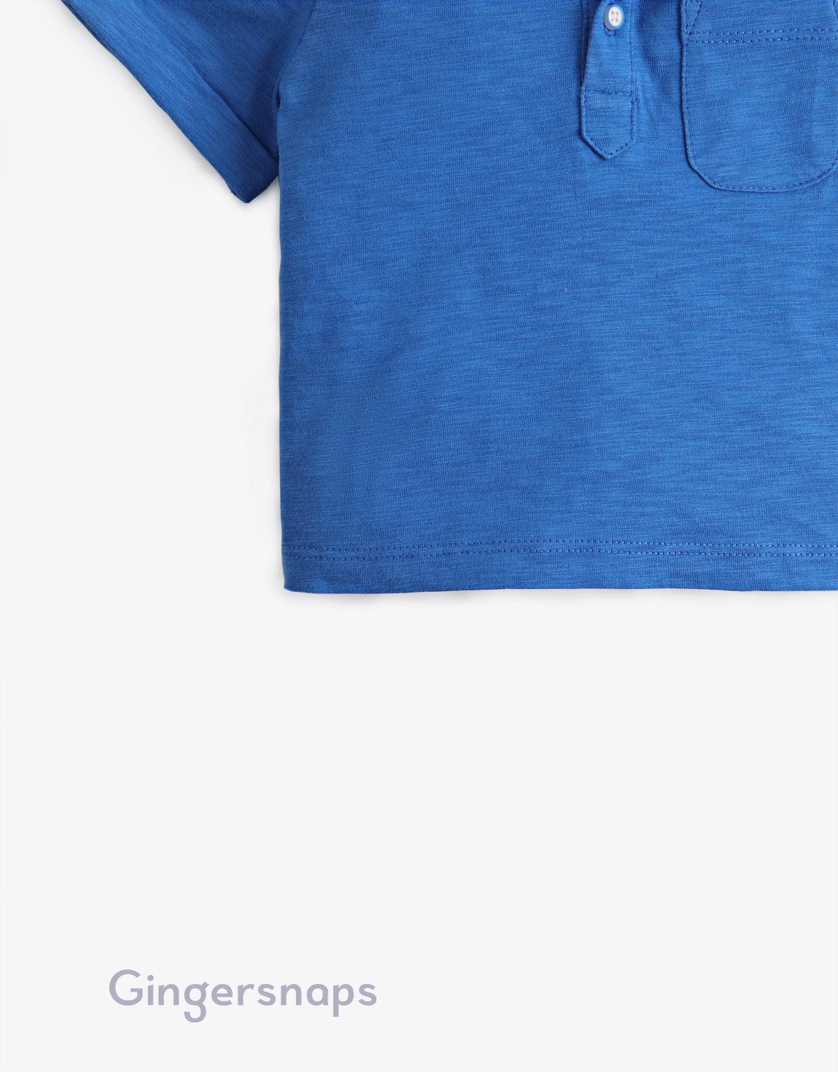 جينجرسنابس تيشيرت بولو أولادي نص كم مزين بجيب علي الصدر أزرق