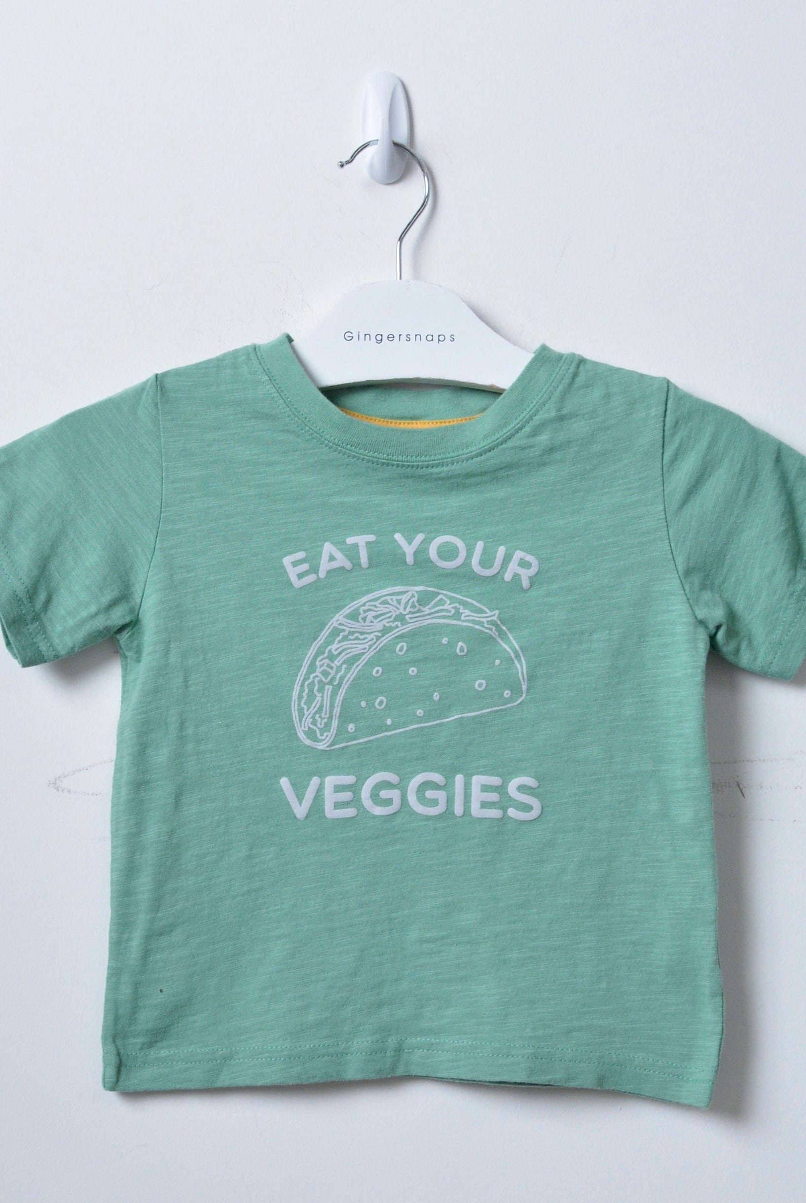 جينجرسنابس تي شيرت ولادي للرضع بياقة دائرية بطبعة مأكولات بالون أخضر