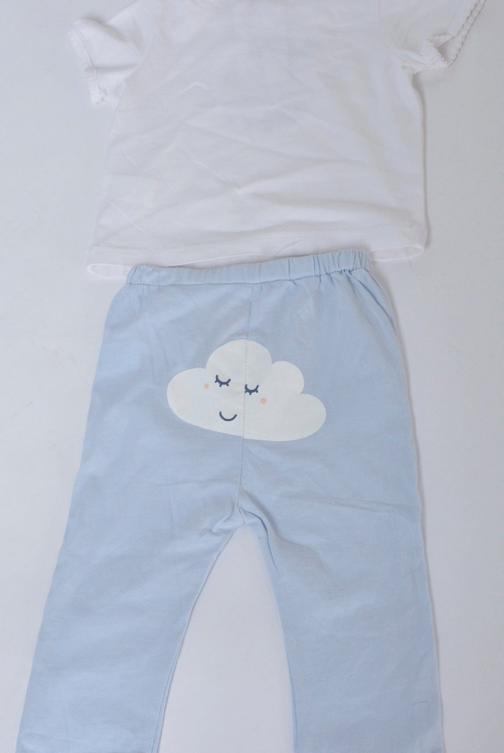 جينجرسنابس بيجامة نوم للفتايات الرضع بطبعة على الصدر ثلجي البياض