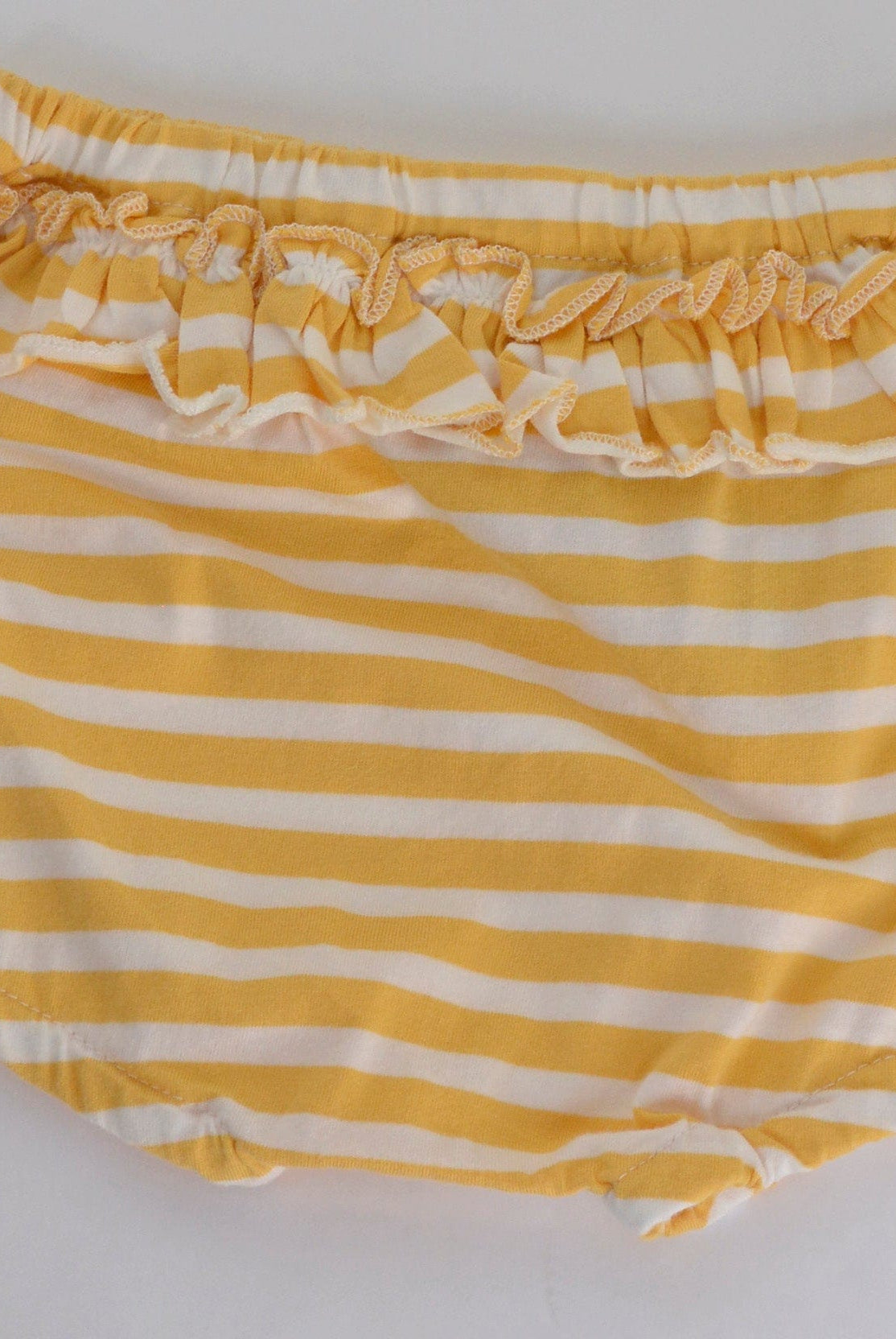 جينجرسنابس شورت مخطط بالعرض وكرانيش رضع بناتي أوكر/أوف وايت