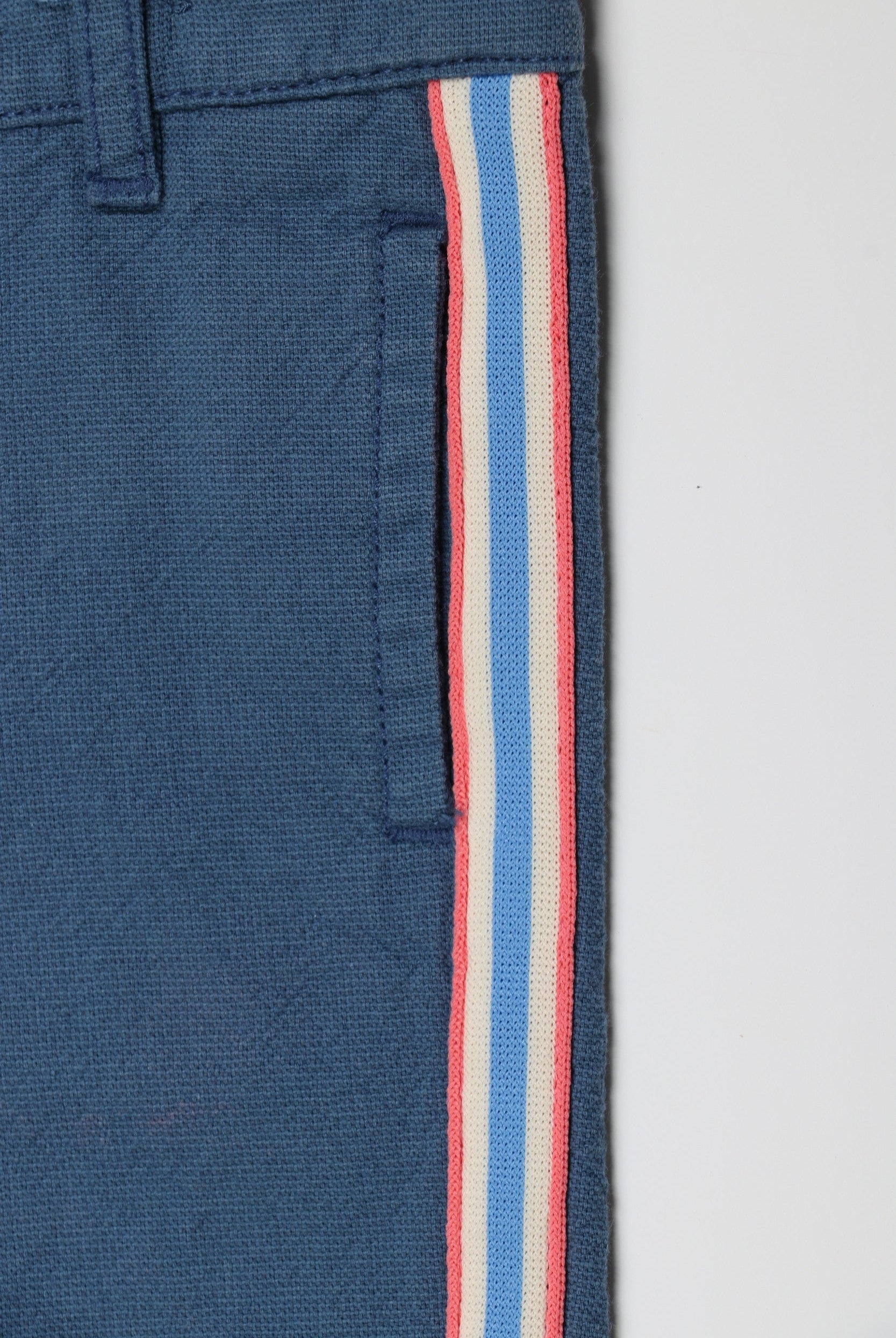 جينجرسنابس شورت ولادي منقوش بخطوط جانبية أزرق غامق