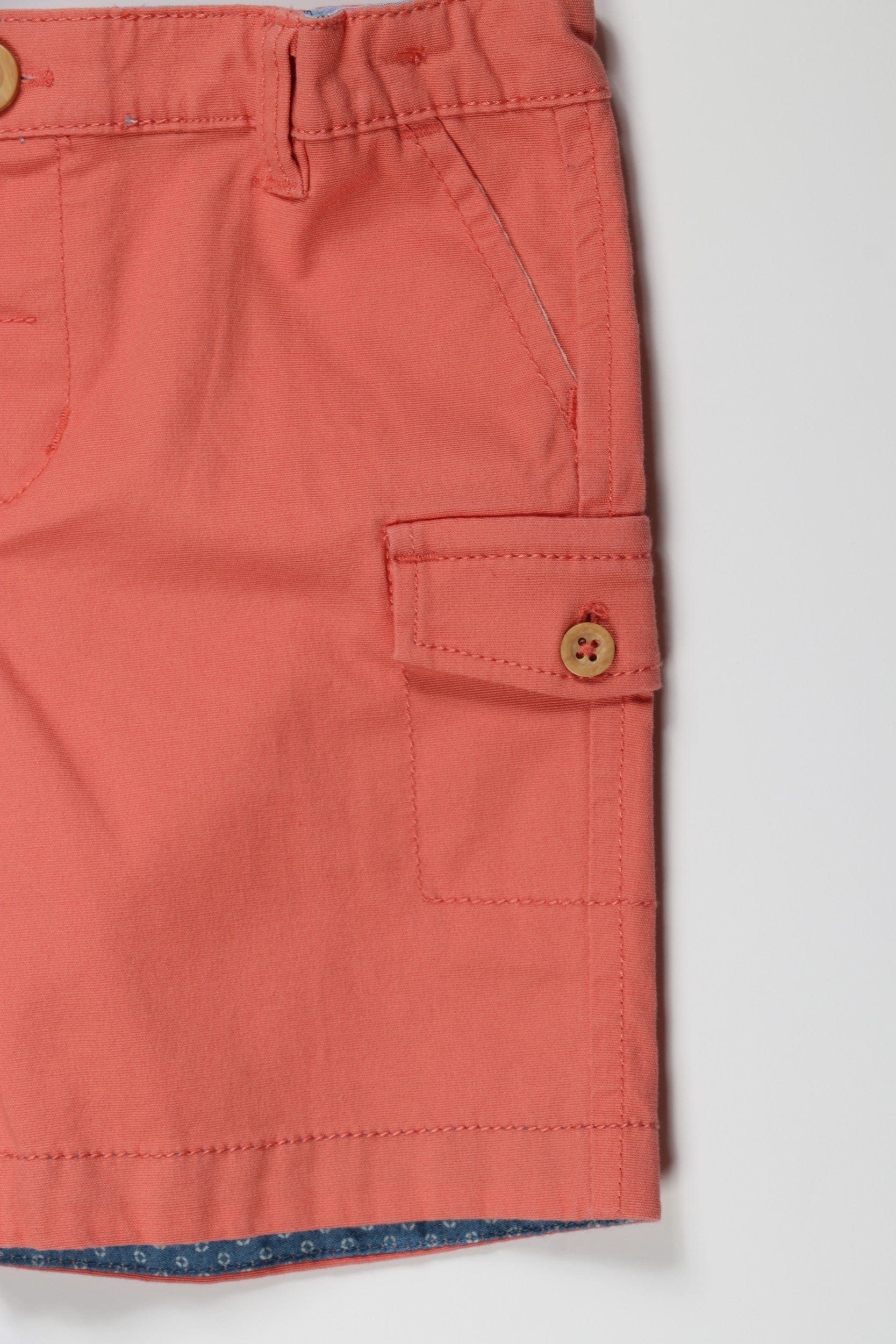 جينجرسنابس شورت ولادي قصير بجيوب جانبية لانتانا