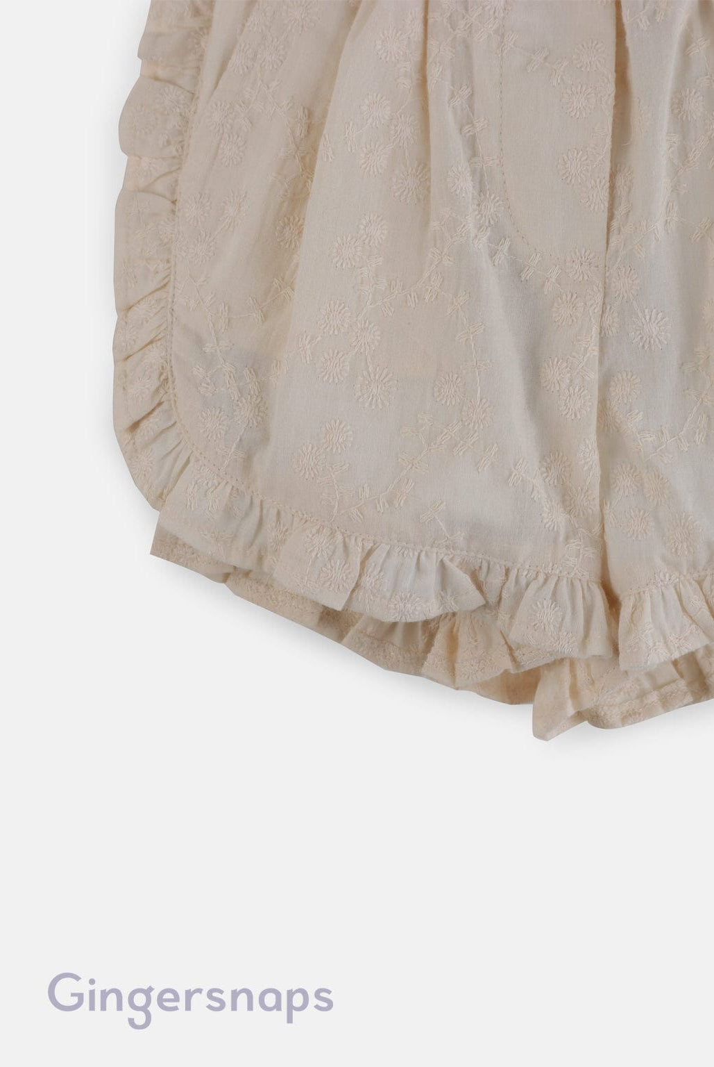 جينجرسنابس شورت بناتي مطرز بكشكشة بيج