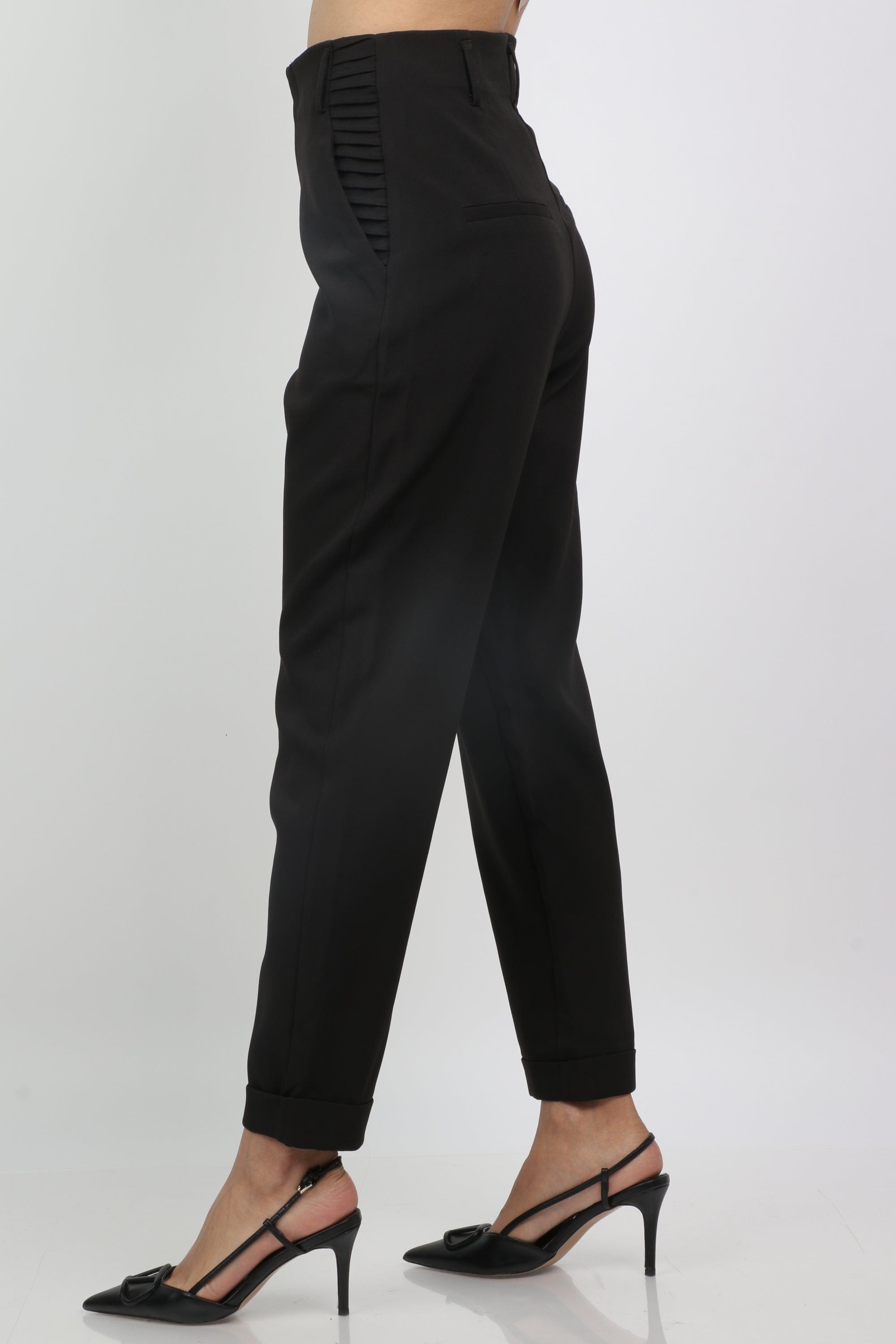 ูุชุดู ุจูุทููู ููุงุณูู ูุงู ููุณุช ุทููู ูุณุงุฆู