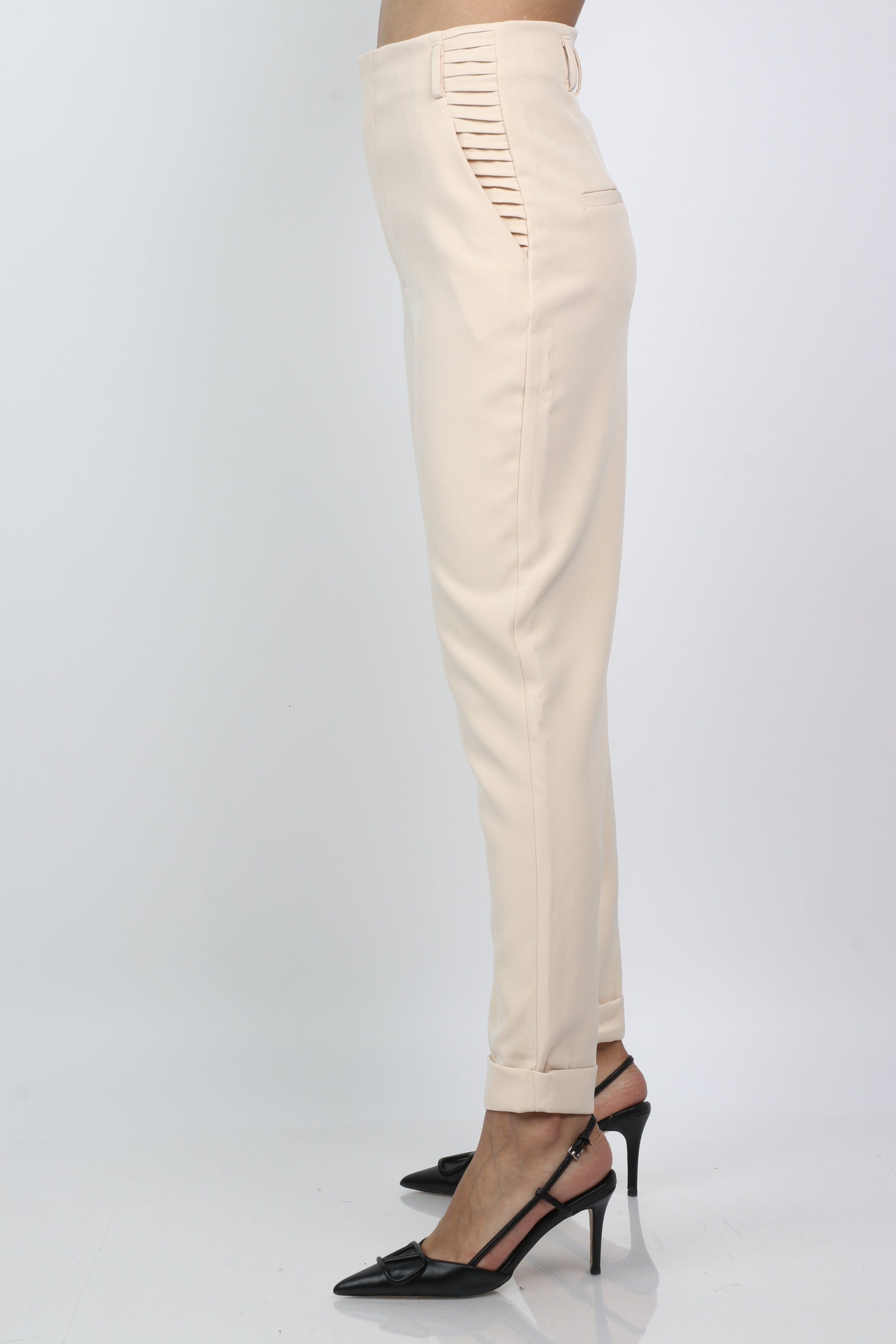 ูุชุดู ุจูุทููู ููุงุณูู ูุงู ููุณุช ุทููู ูุณุงุฆู