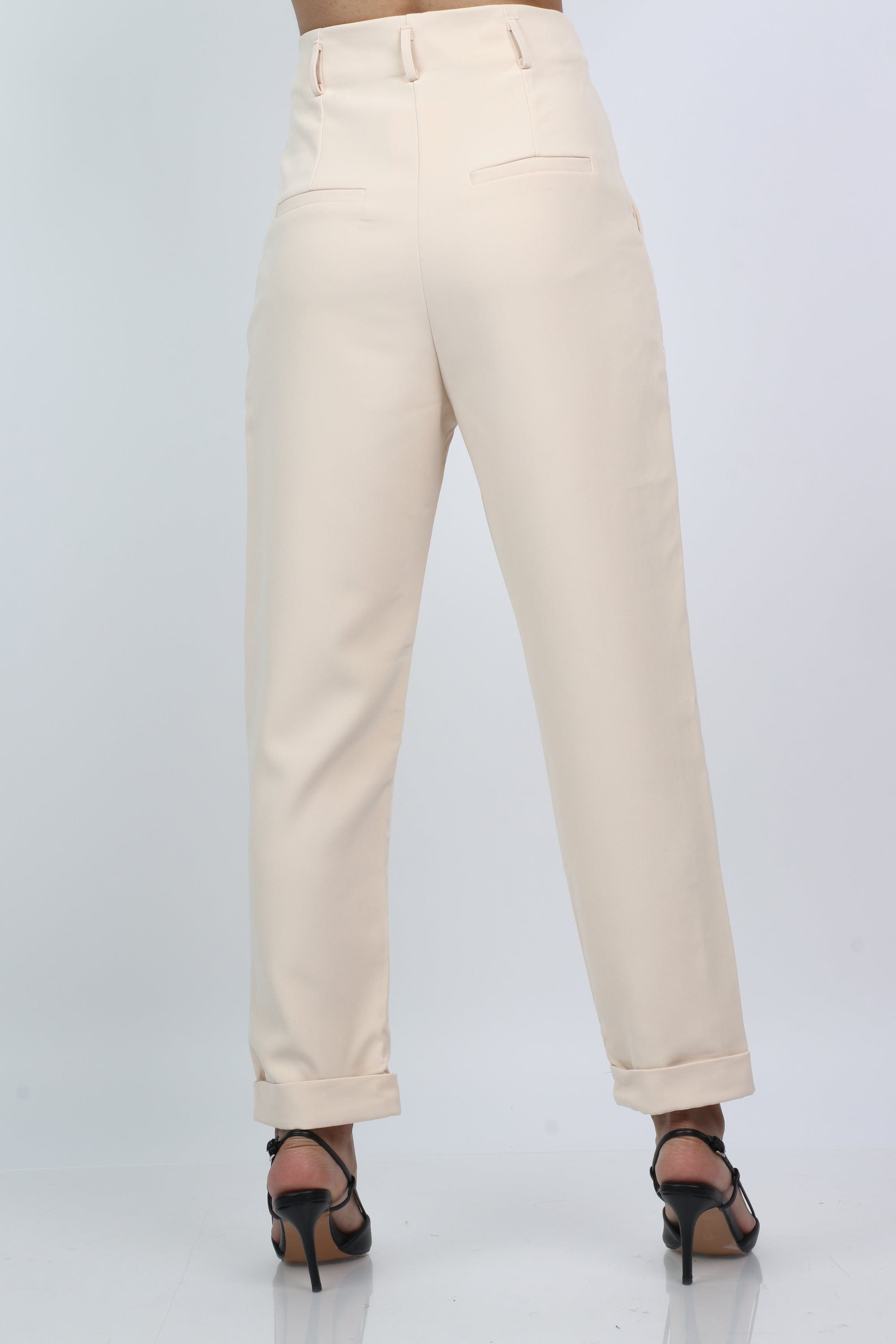 ูุชุดู ุจูุทููู ููุงุณูู ูุงู ููุณุช ุทููู ูุณุงุฆู