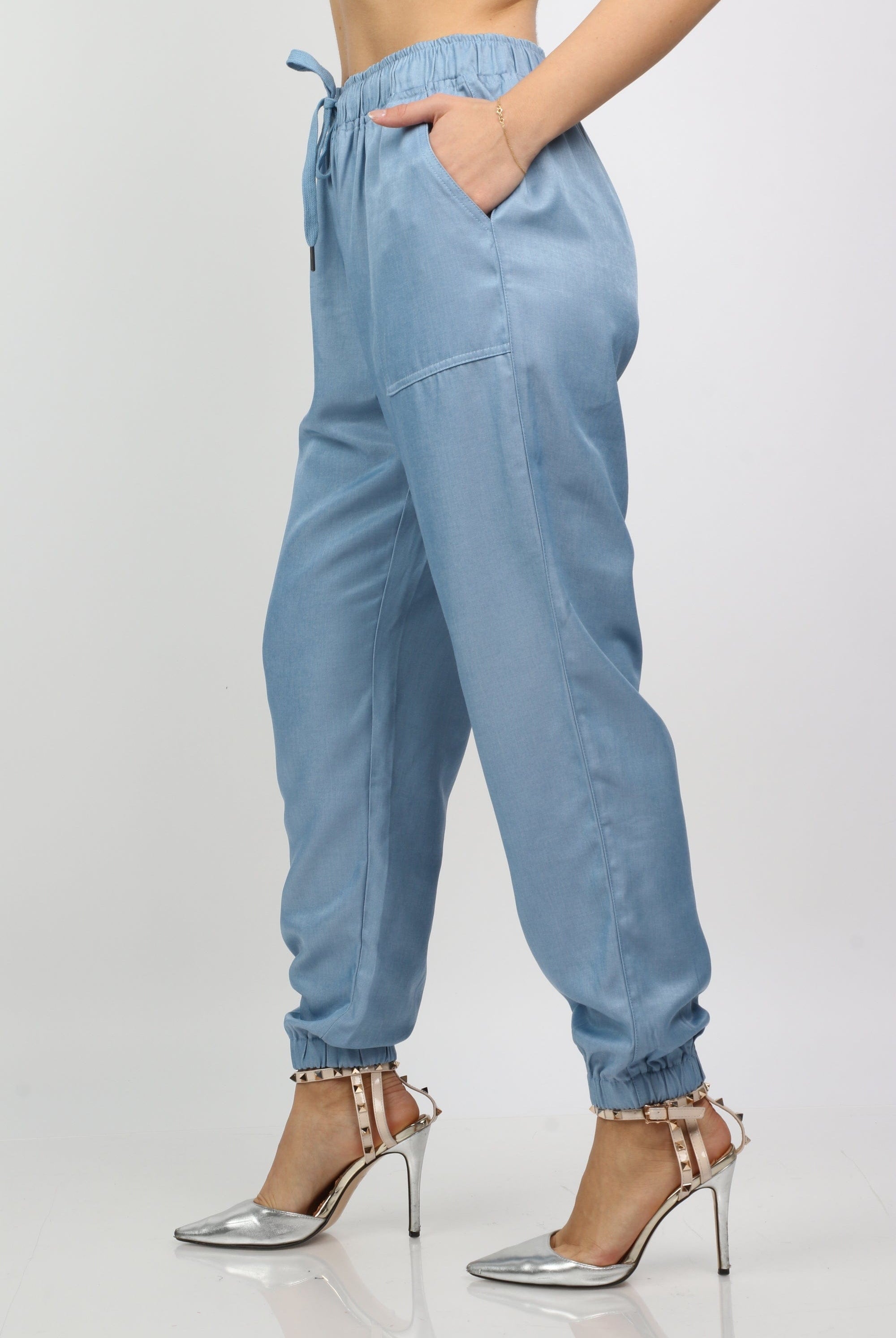 نتشي بنطلون طويل بحلقات من اسفل وخصر مكشكش طويل نسائي