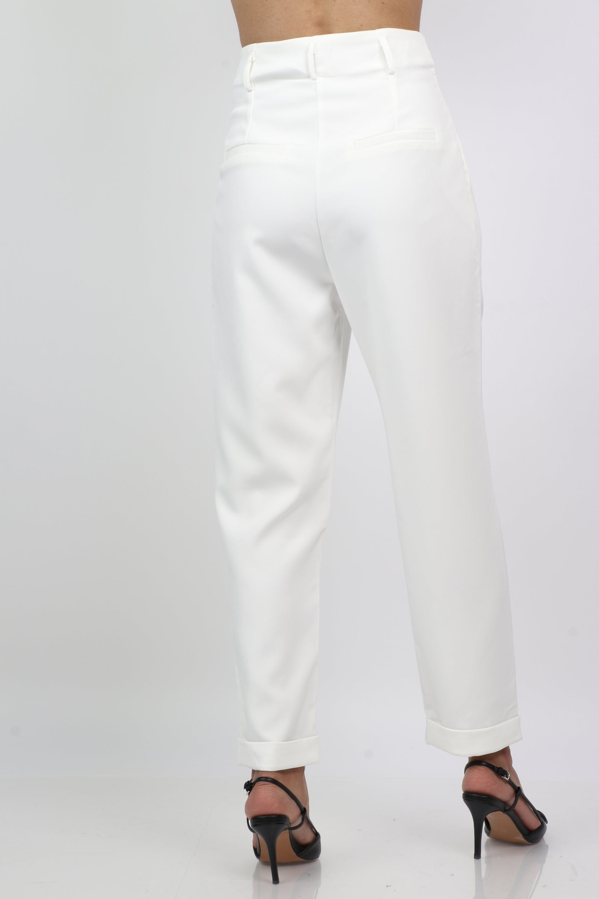 ูุชุดู ุจูุทููู ููุงุณูู ูุงู ููุณุช ุทููู ูุณุงุฆู