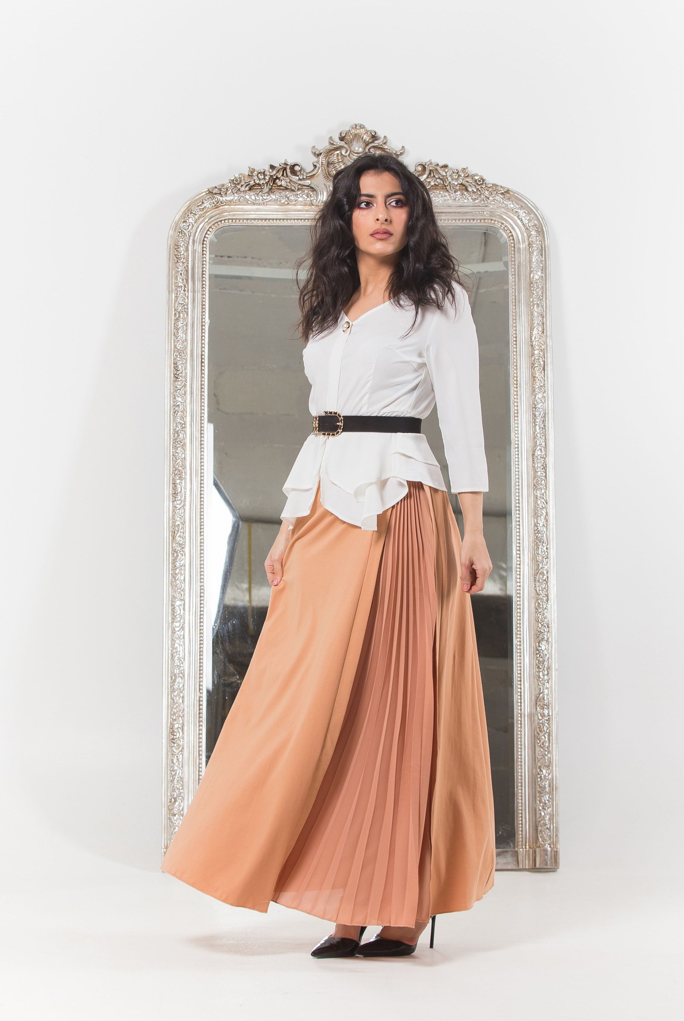 نتشي تنورة طويلة سادة بليسية من الجانب