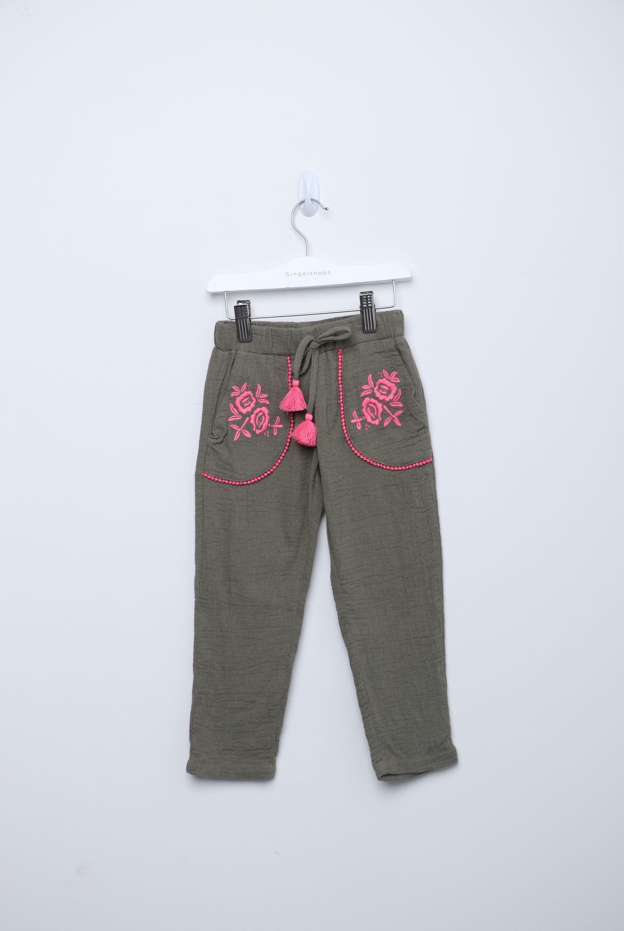 جينجرسنابس بنطلون بناتي مطرز ومزين بتطريز علي الجيب بنفسجي فاتح