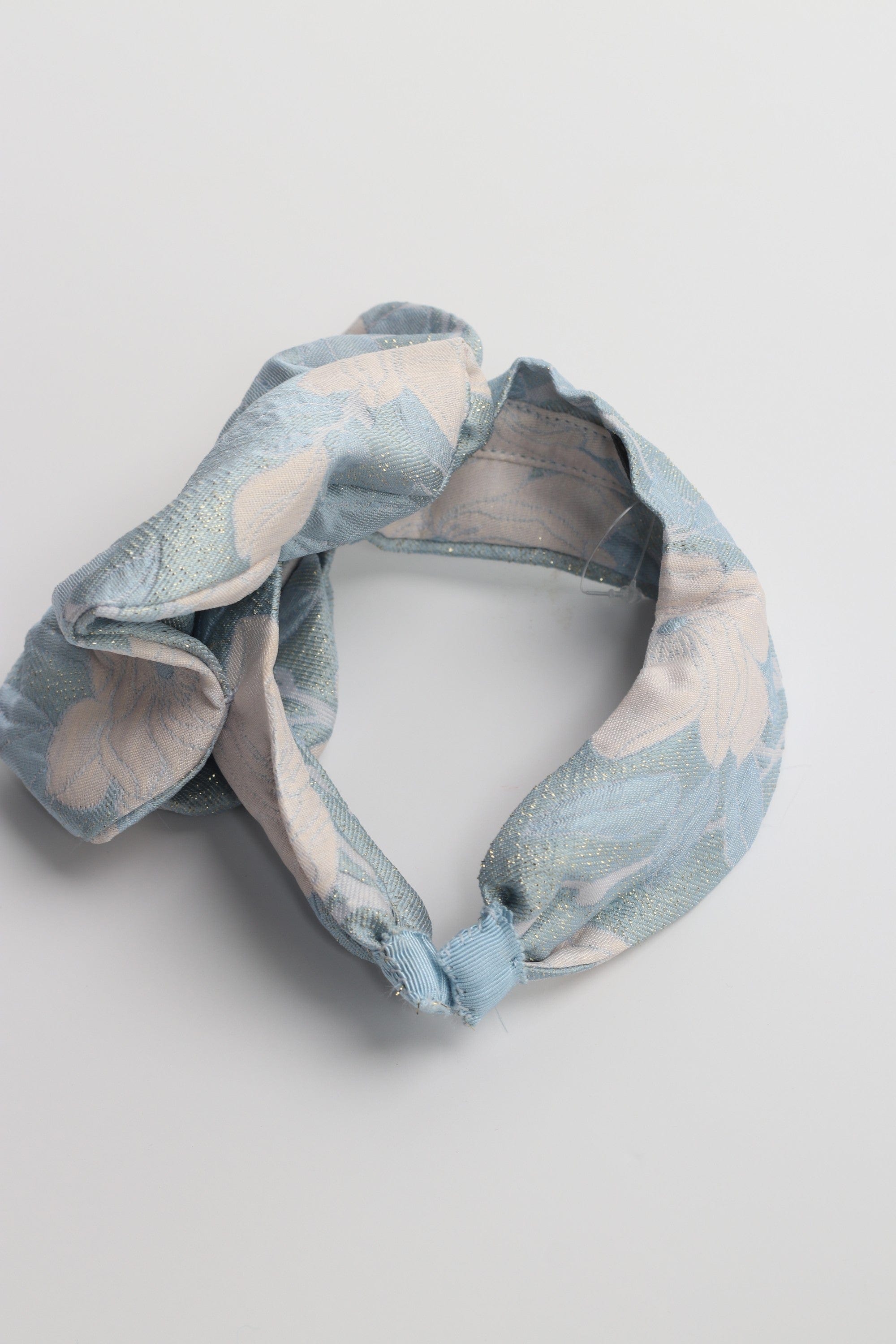 جينجرسنابس طوق سادة مضلع مزين بالورود رمادي