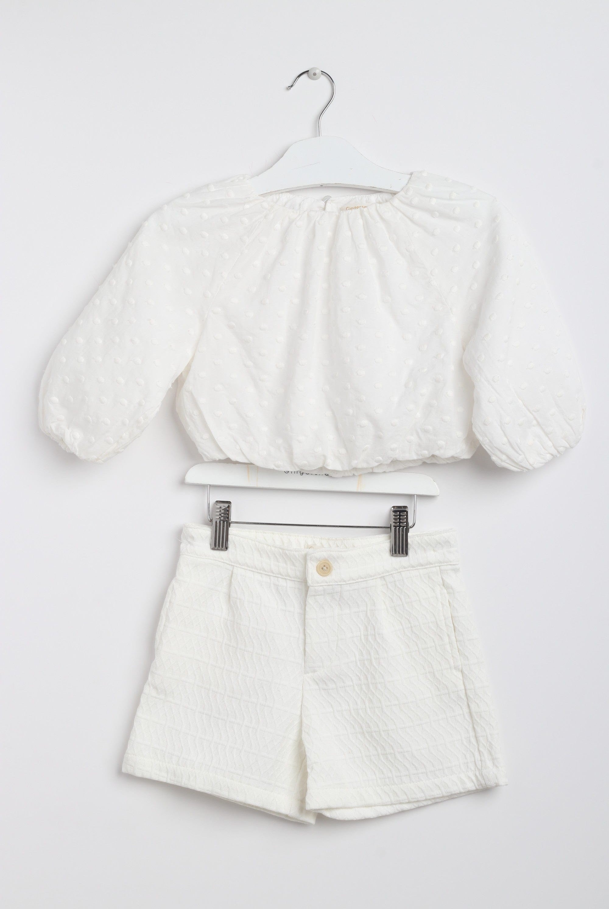 جينجرسنابس طقم بناتي شورت سادة مزين بالخيوط وبلوزة أوف وايت