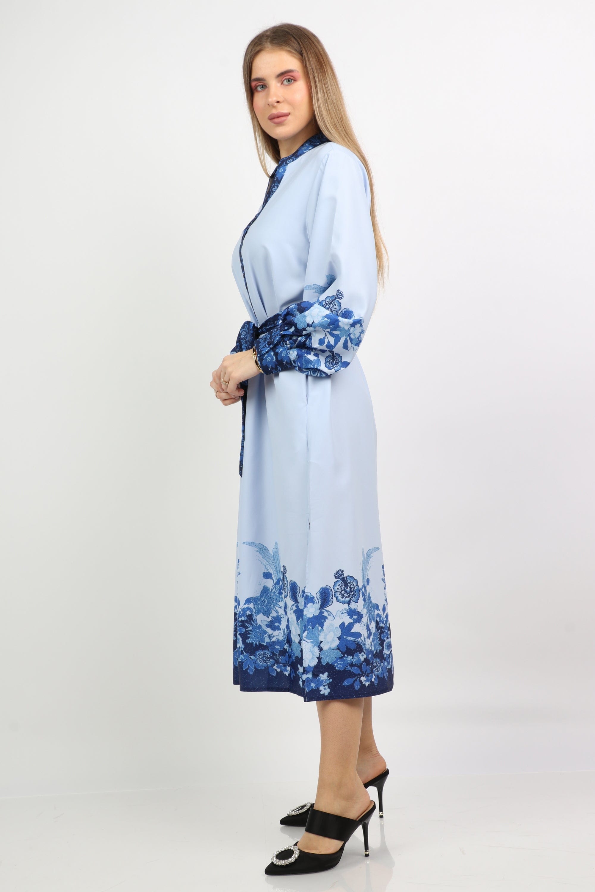 ูุชุดู ูุณุชุงู ู
ูุฏู ุจุญุฒุงู
ูููููุฉ ุจููุดุฉ ูุฑุฏ ุจุฃูู
ุงู
ุจู ุทูููุฉ