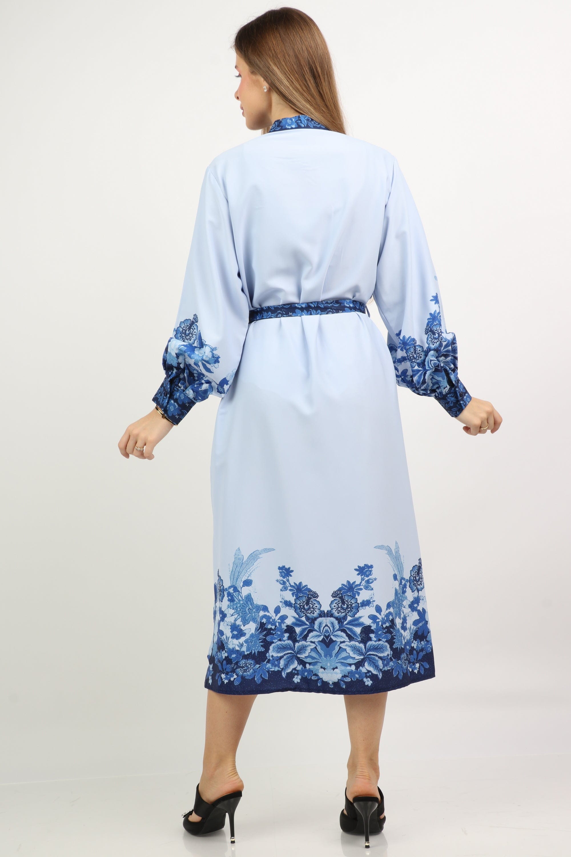 ูุชุดู ูุณุชุงู ู
ูุฏู ุจุญุฒุงู
ูููููุฉ ุจููุดุฉ ูุฑุฏ ุจุฃูู
ุงู
ุจู ุทูููุฉ