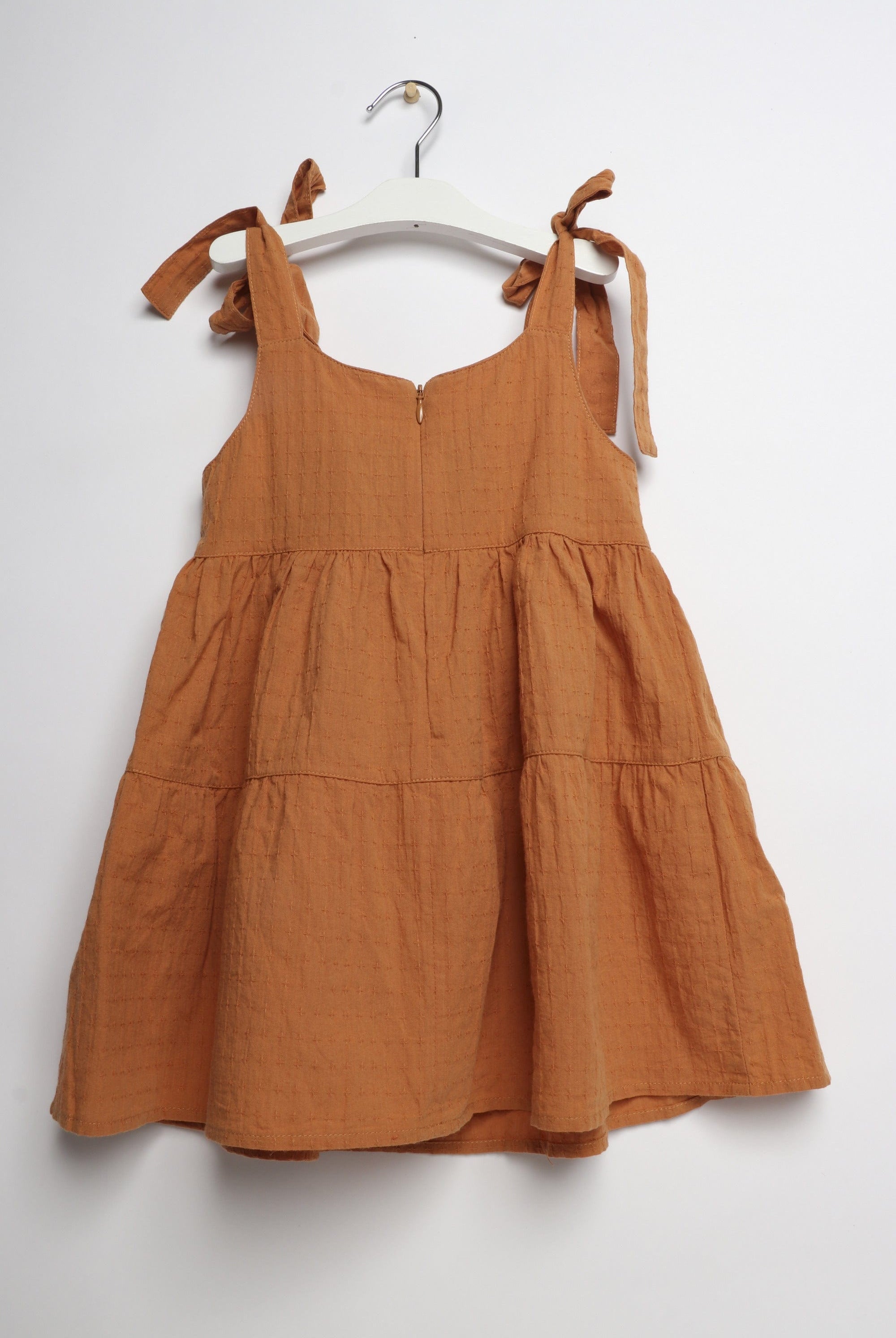 جينجرسنابس فستان بناتي سادة حمالات رباط أصفر بني