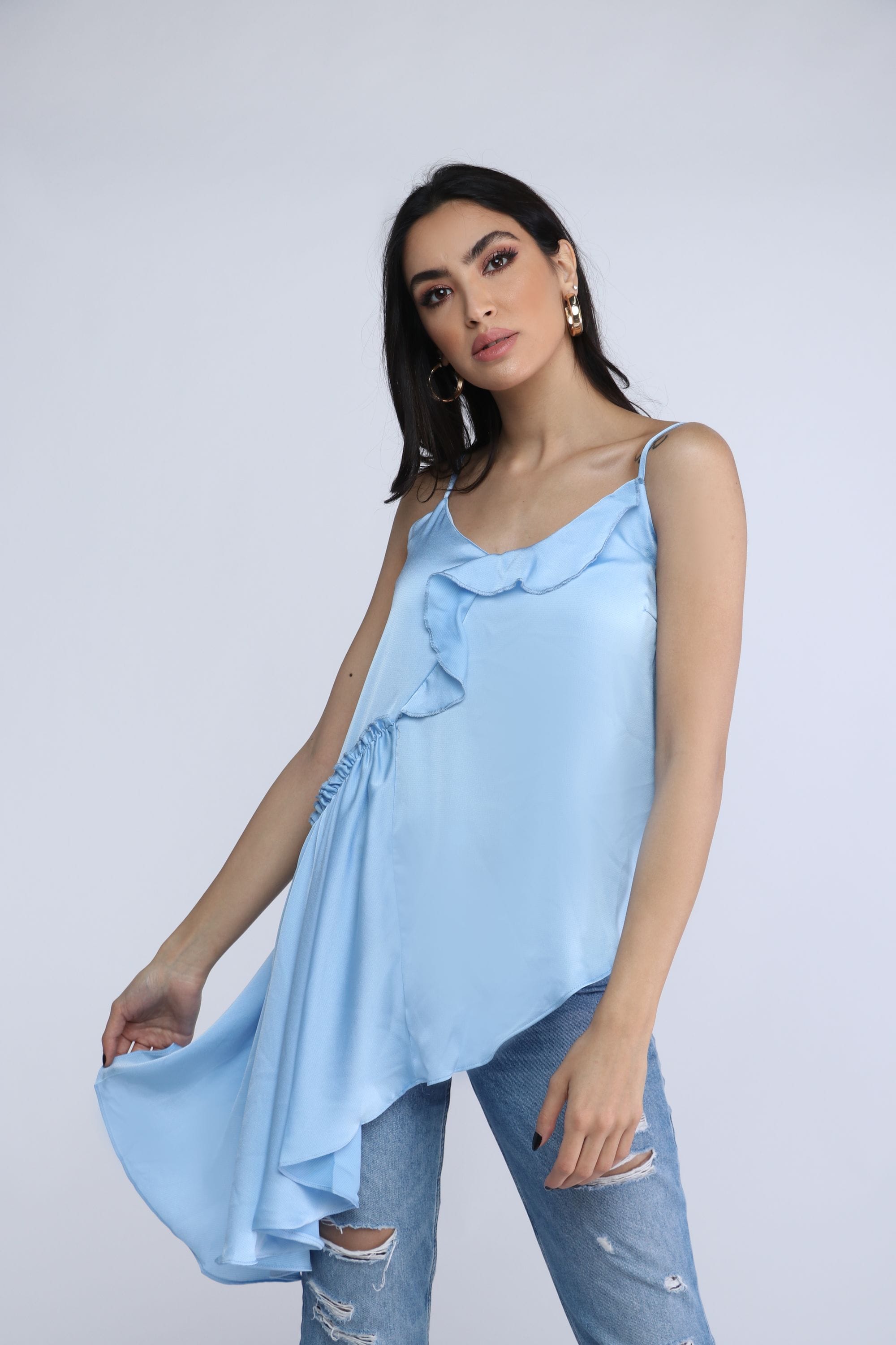 نتشي بلوزة حمالات طويل من الأمام قصيرة من الخلف نسائي