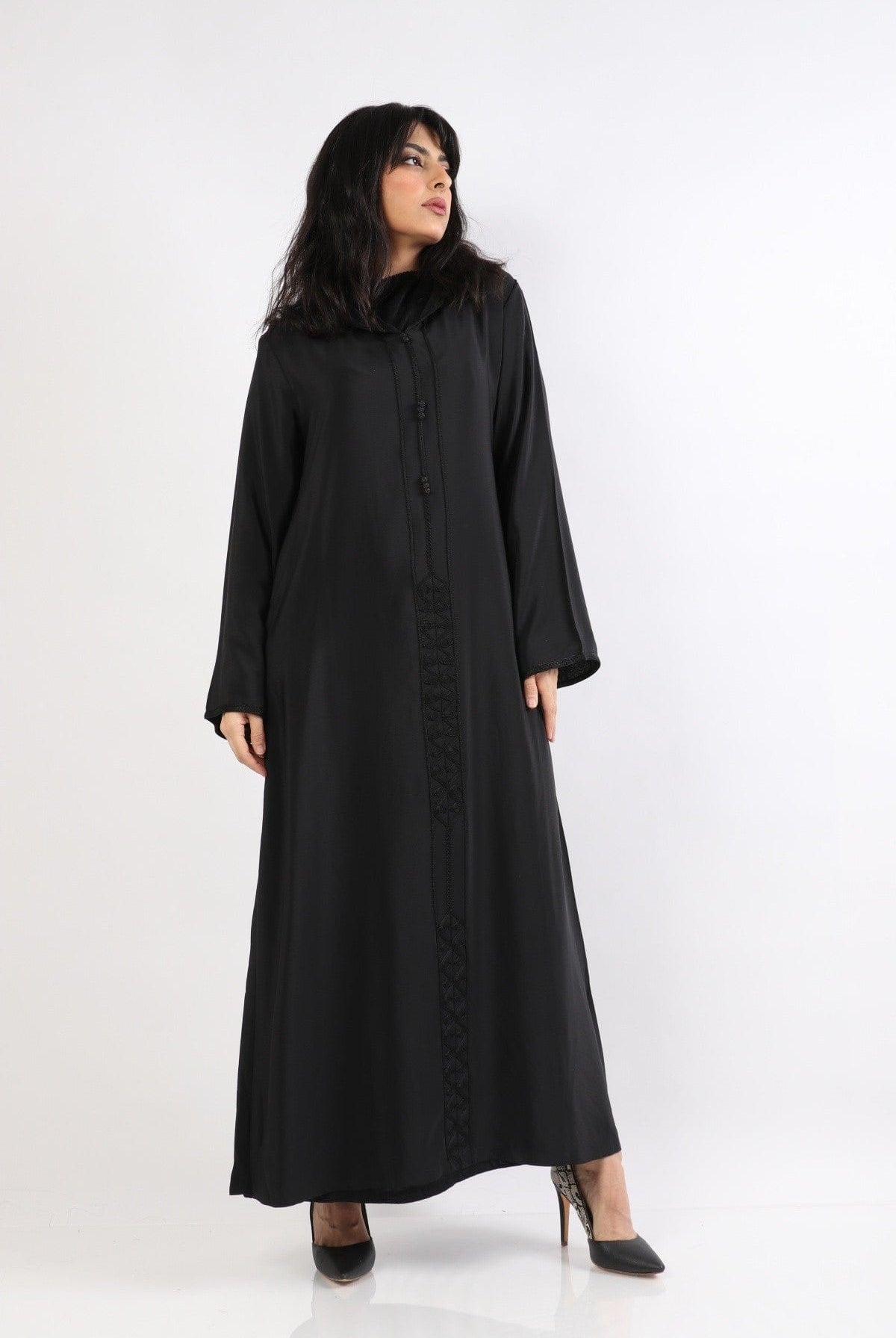 ديامانتين عباية سوداء للمحجبات مطرزة من الأمام أسود