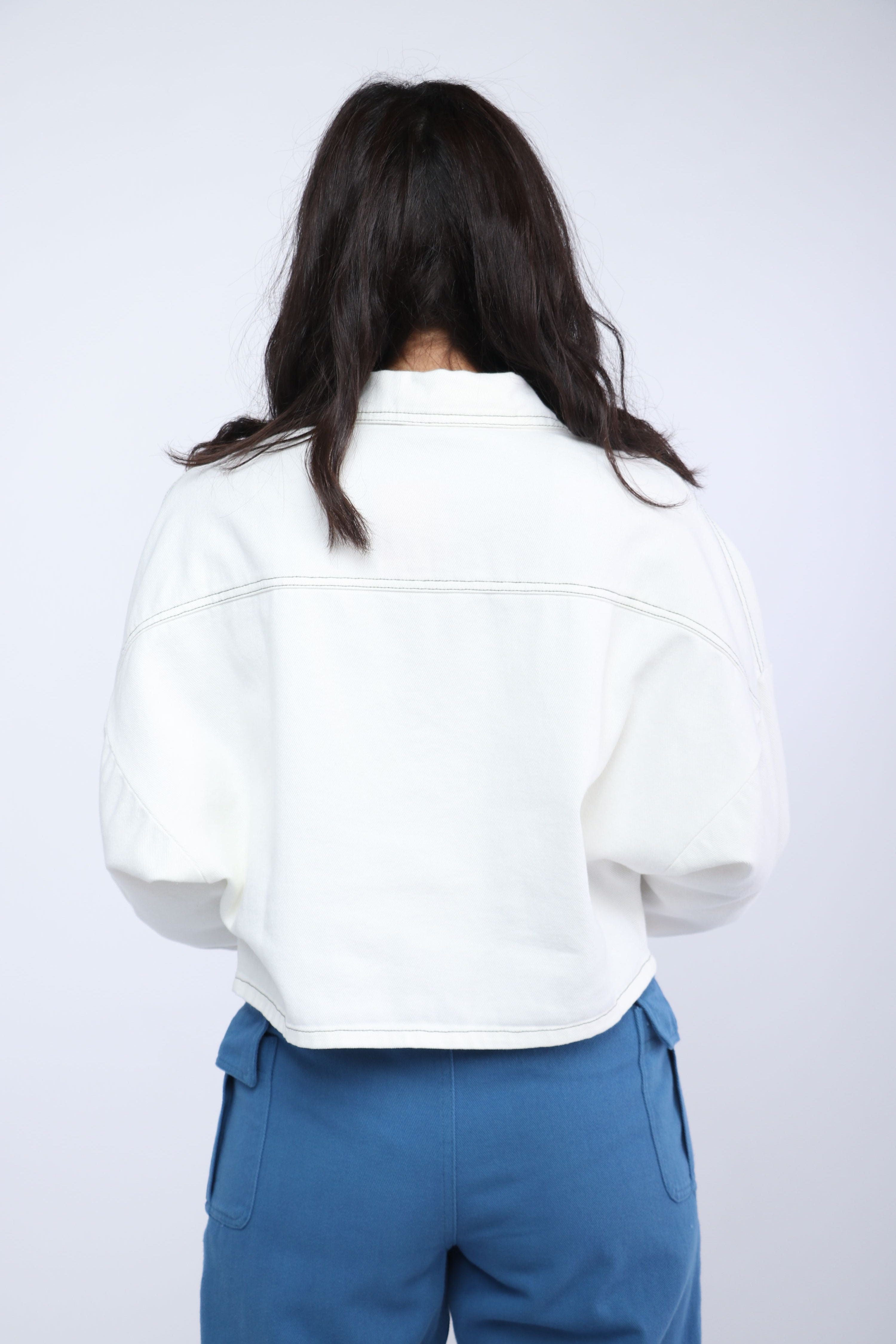 كيتشن جاكت جينز بأزرار أمامية معدنية وياقة كم طويل نسائي