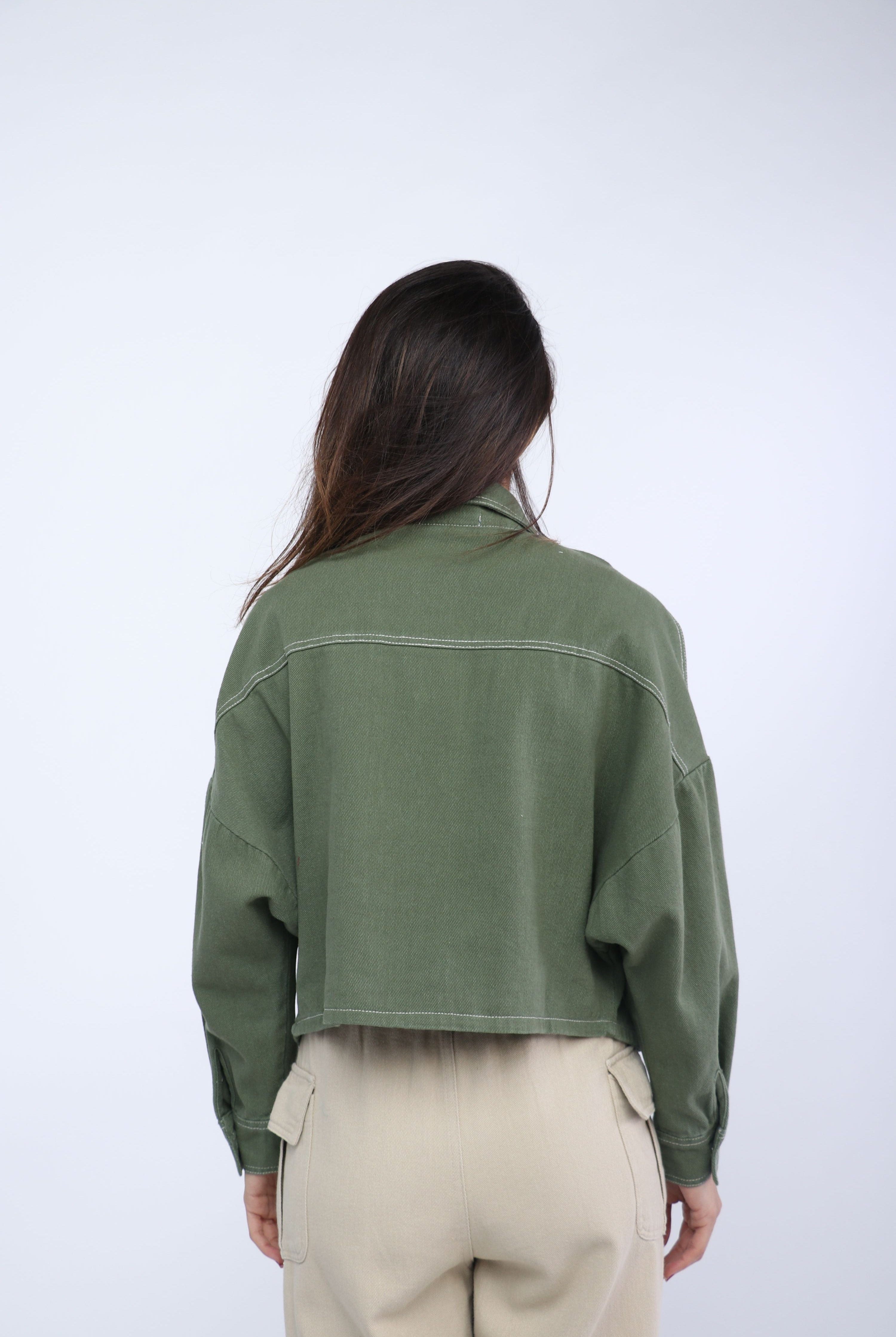 كيتشن جاكت جينز بأزرار أمامية معدنية وياقة كم طويل نسائي