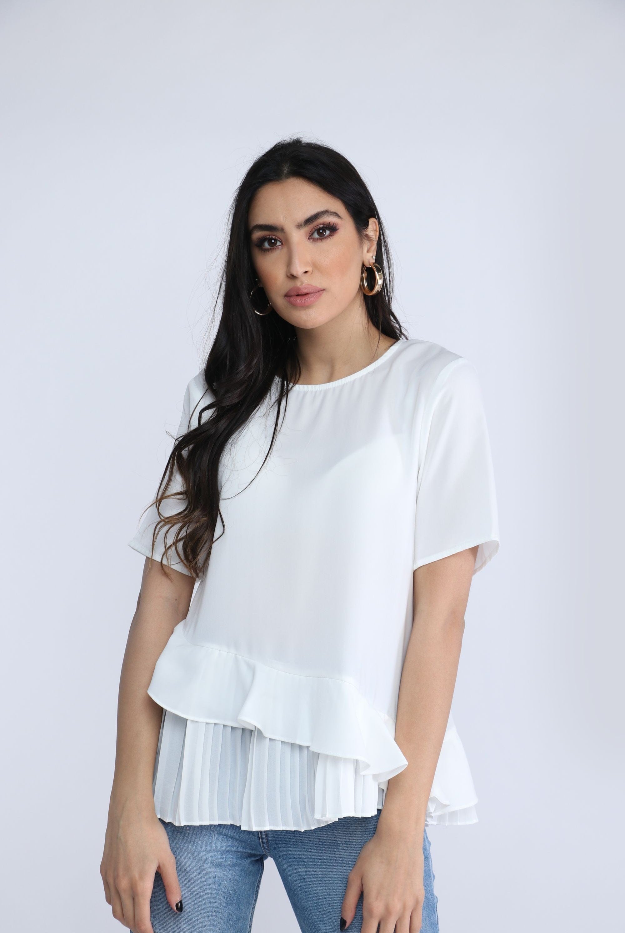 نتشي بلوزة بأكمام قصيرة بوليستر مزين بليسية