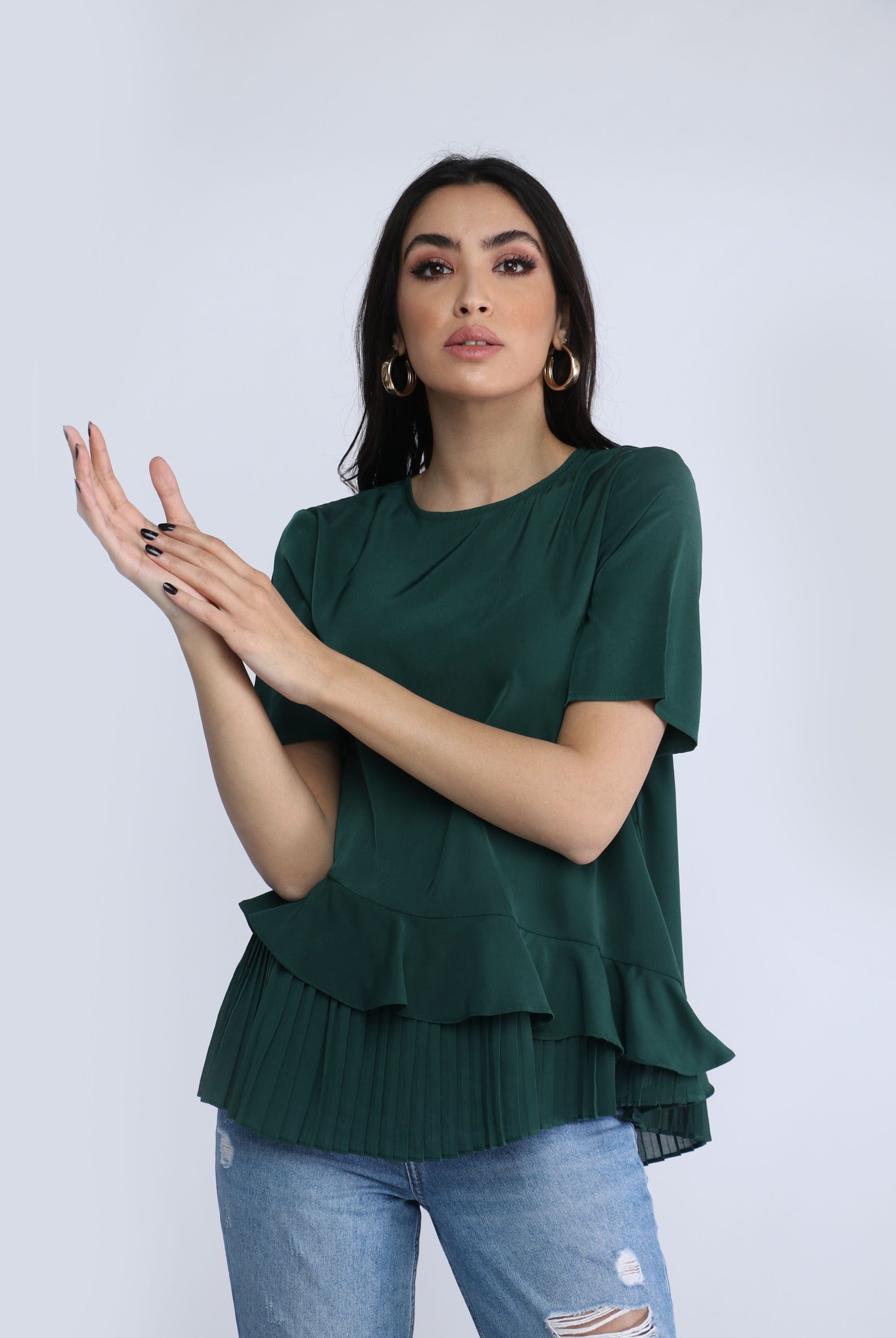 نتشي بلوزة بأكمام قصيرة بوليستر مزين بليسية