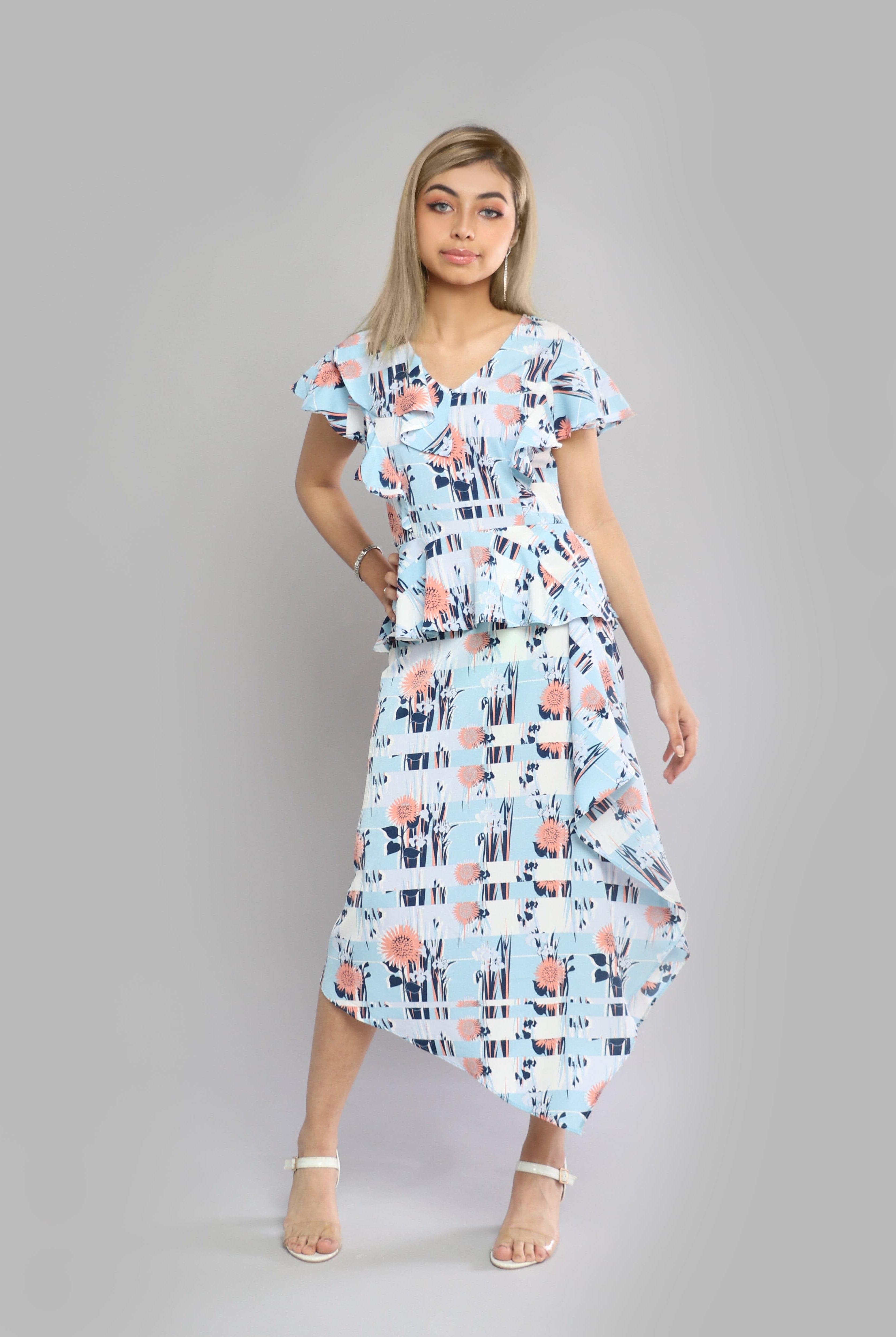 ميكا بلوزة بأكمام قصيرة فراشة مزموم من الخصر