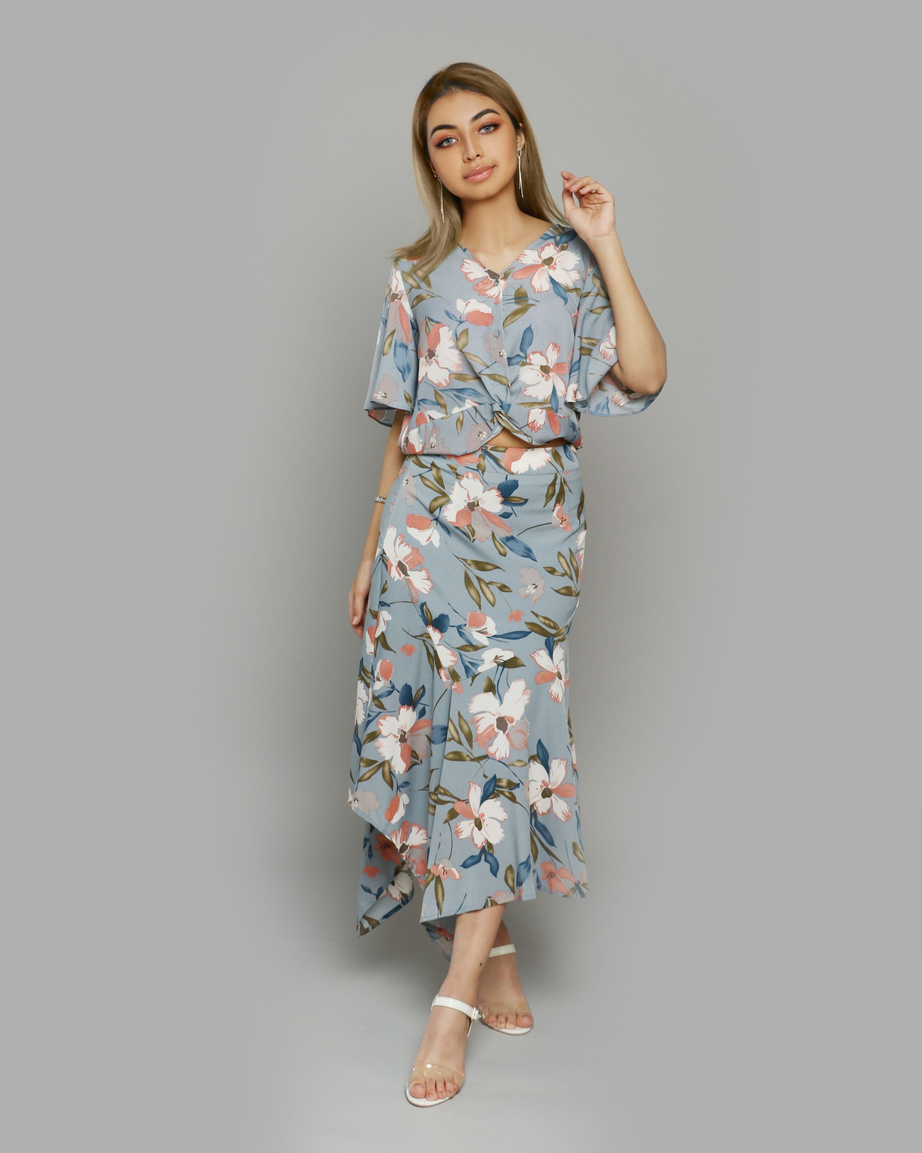 ميكا بلوزة مشجرة بأزرار أمامية وسيعة برقبة سبعة نص كم واسع نسائية