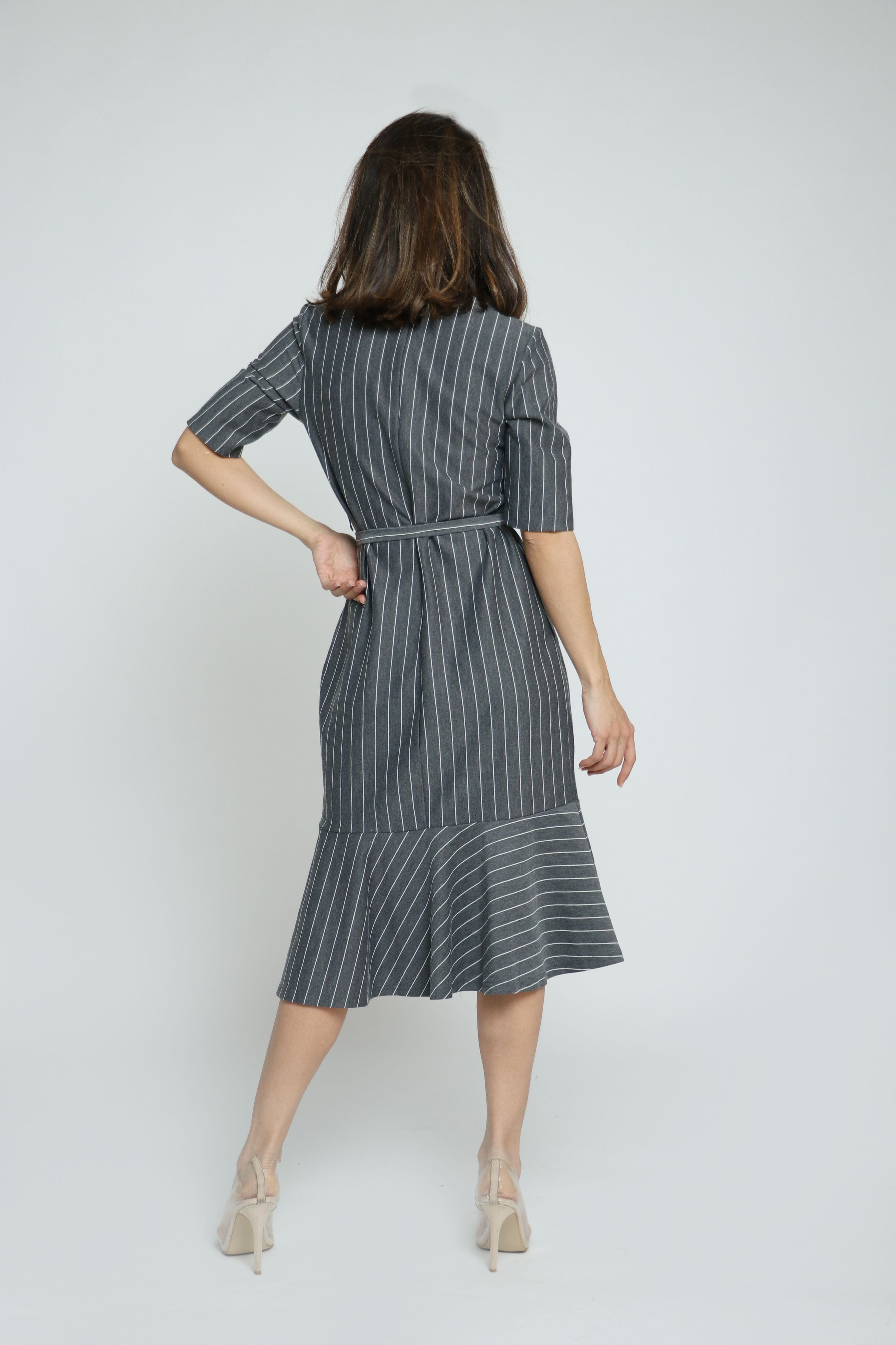 ميكا فستان ميدي بأكمام قصيرة مخطط