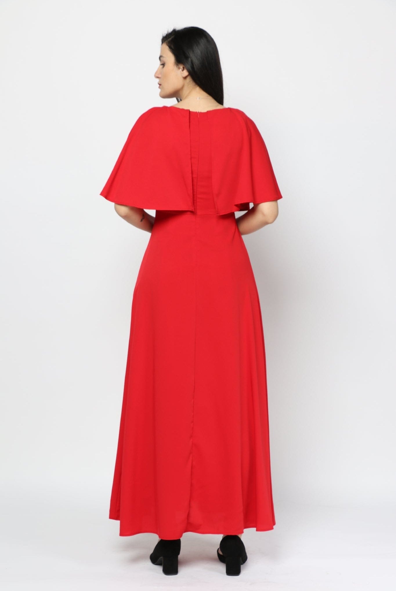 نتشي فستان رسمي طويل بكم منفوخ