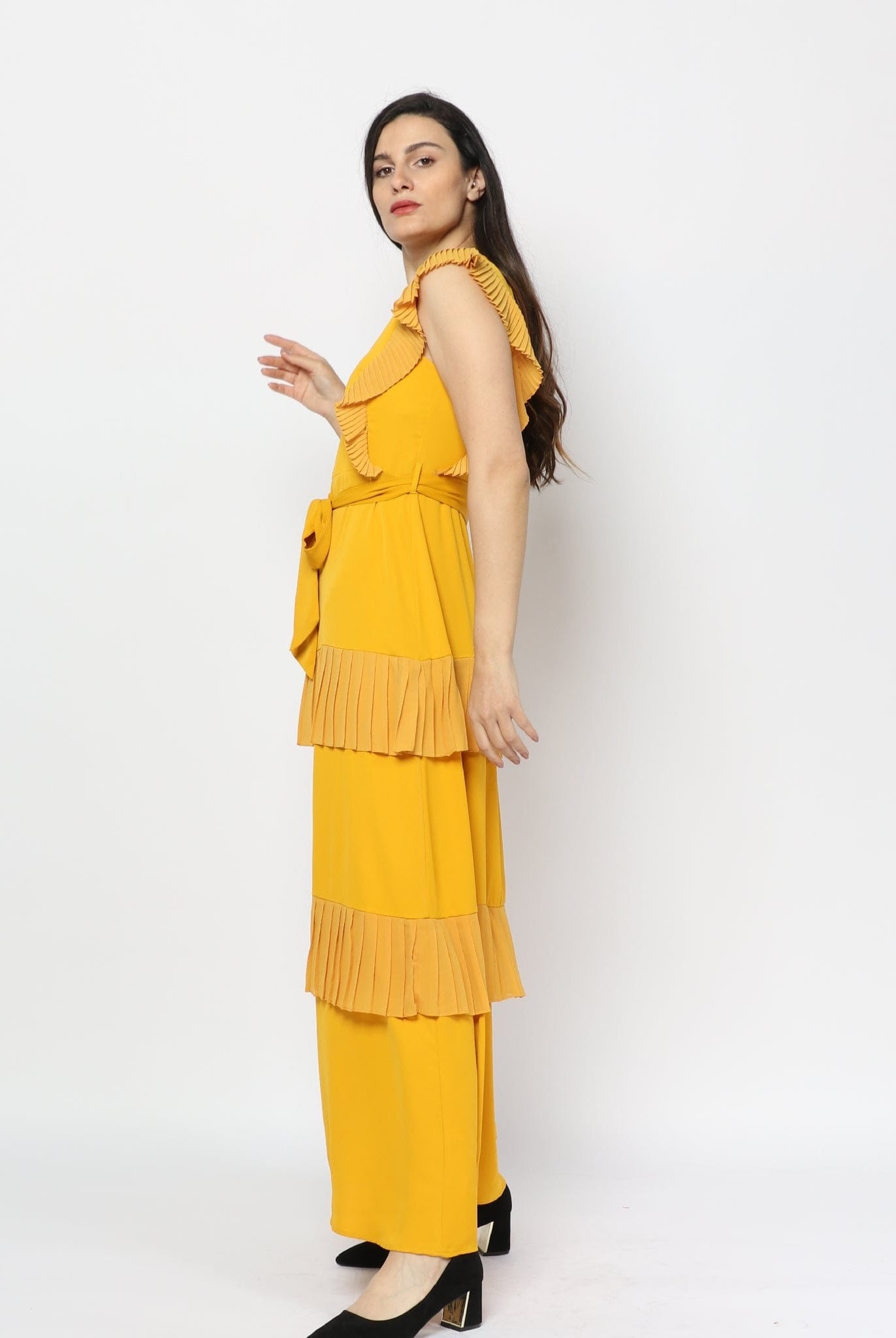 نتشي فستان طويل بحزام على الخصر بدون كم