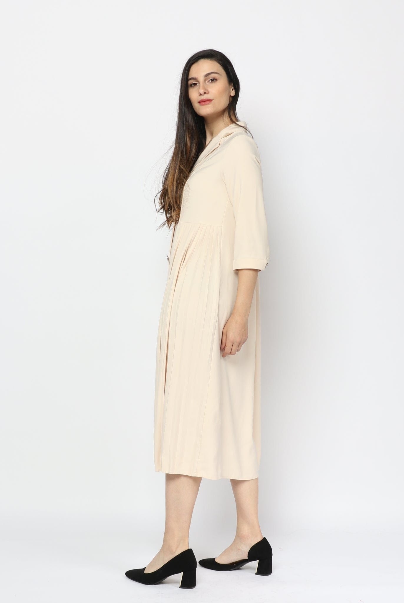 نتشي فستان ميدي بوليستر بليسيه بزراير كم واسع قصير