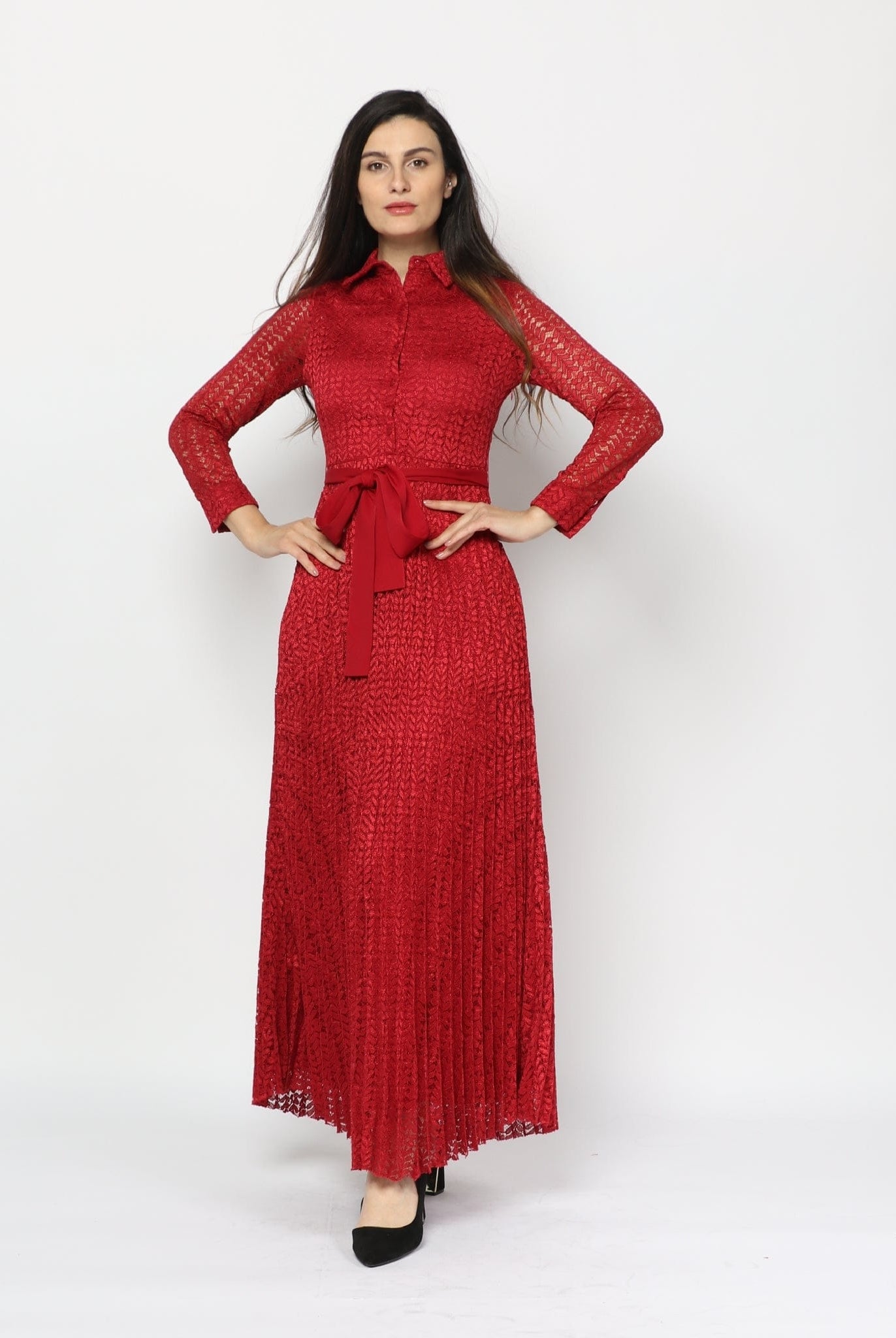 نتشي فستان ماكسي طويل بأكمام مخرمة وياقة