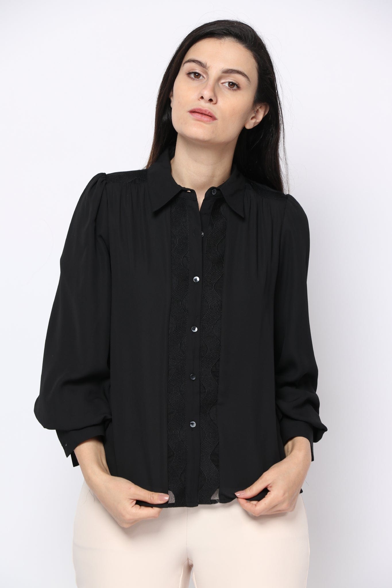 نتشي قميص كلاسيك بنفش على الصدر كم طويل نسائي