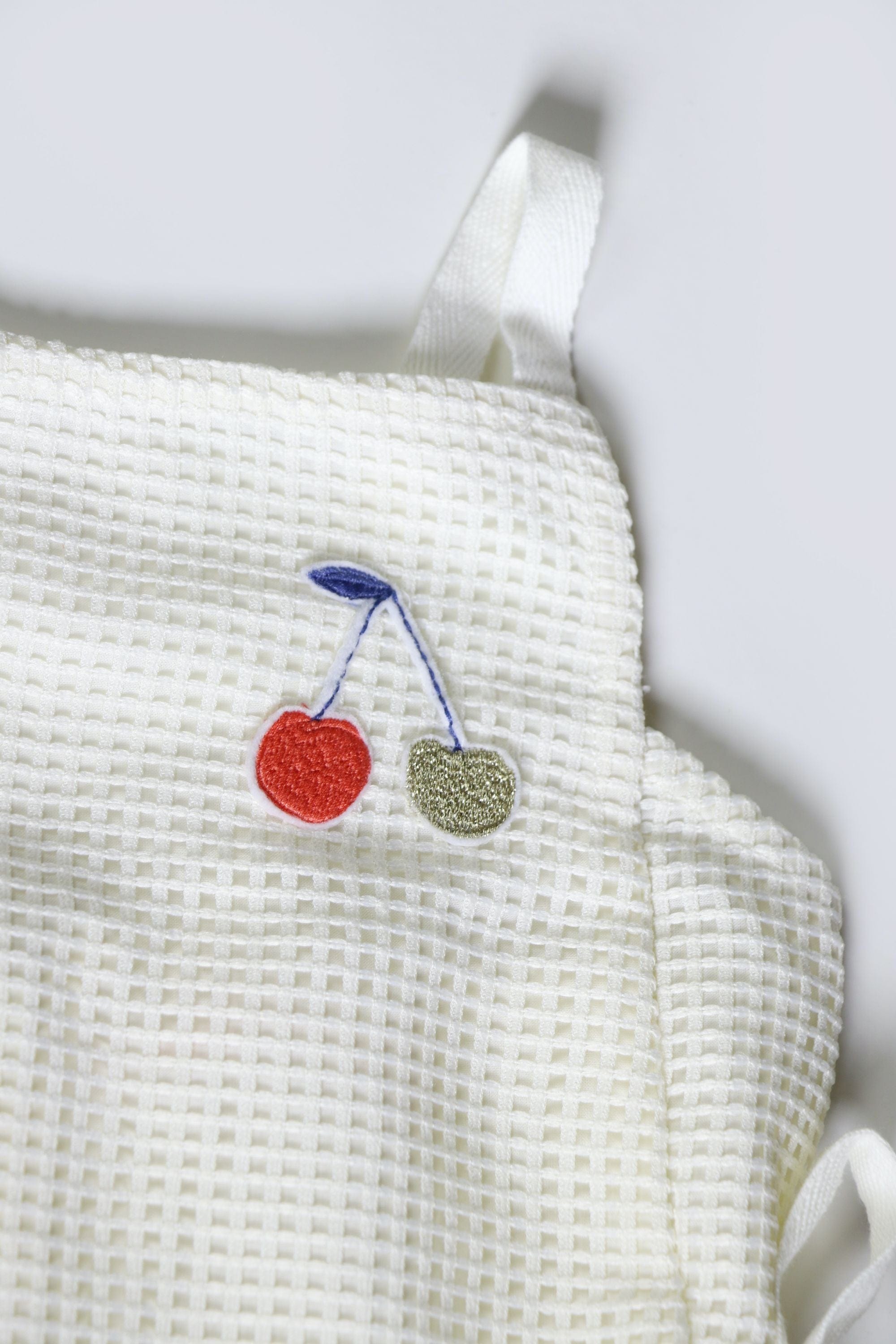 جينجرسنابس فستان بناتي مربعات ببادجات بأربطة جانبية حمالات اوف وايت