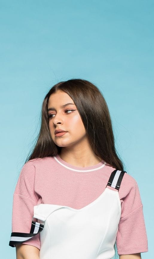 كيتشن بلوزة بأكمام قصيرة مزين بحمالات