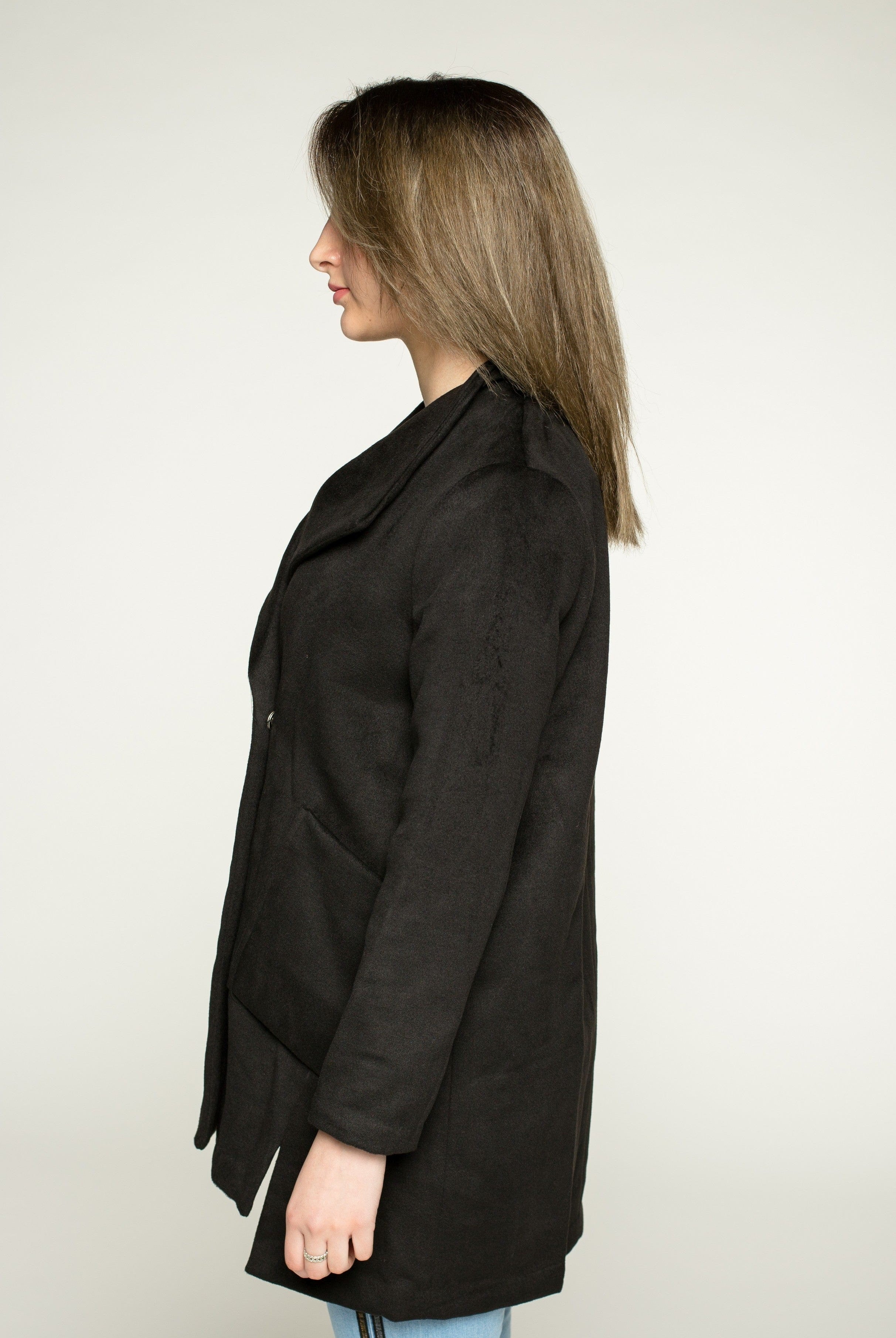 نتشي سترة سادة بجيوب جانبية بأكمام طويلة