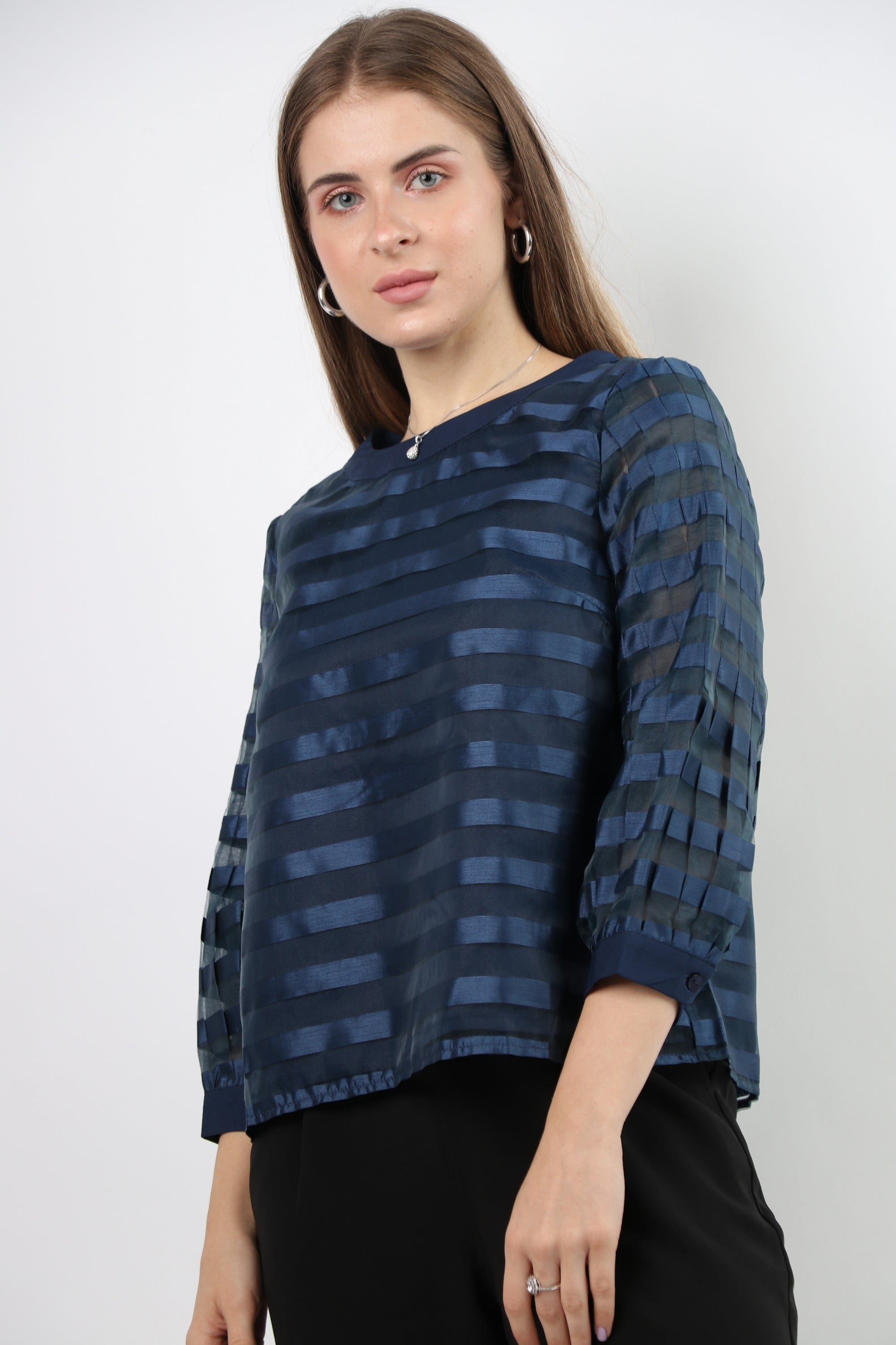 نتشي بلوزة مخططة نسائية قصيرة