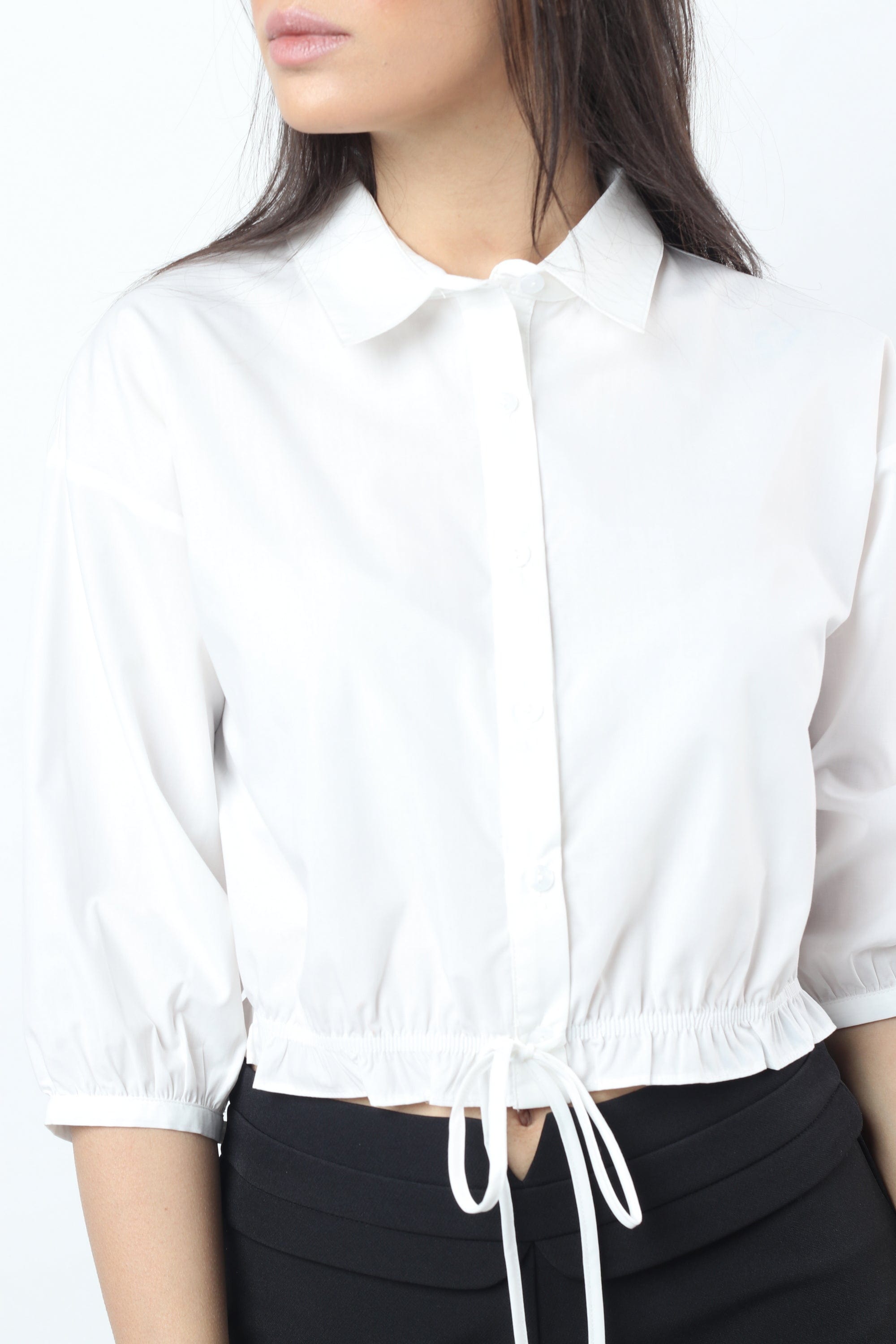 نتشي بلوزة برباط على الخصر بأزرار أمامية وياقة 3/4 كم نسائي