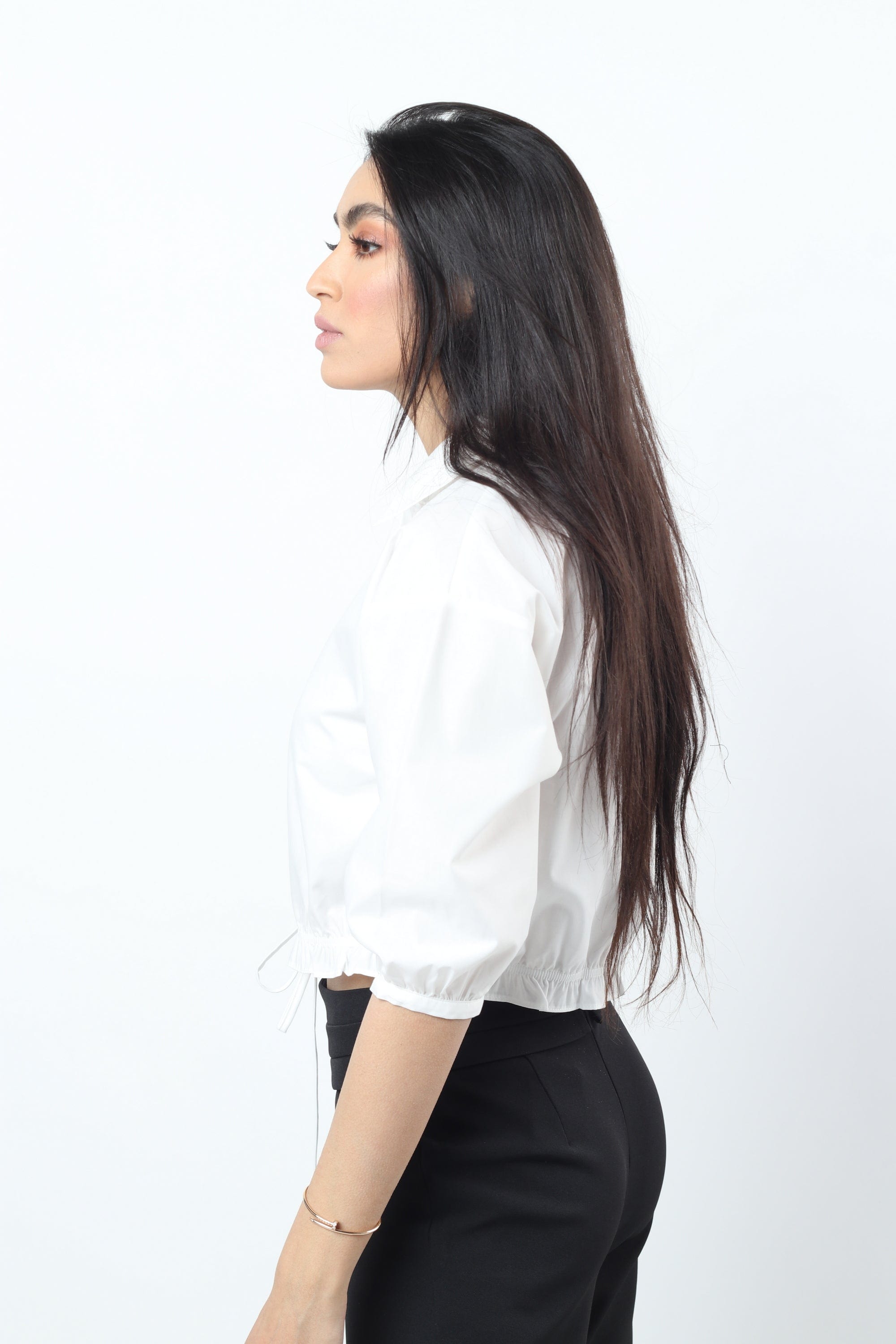 نتشي بلوزة برباط على الخصر بأزرار أمامية وياقة 3/4 كم نسائي