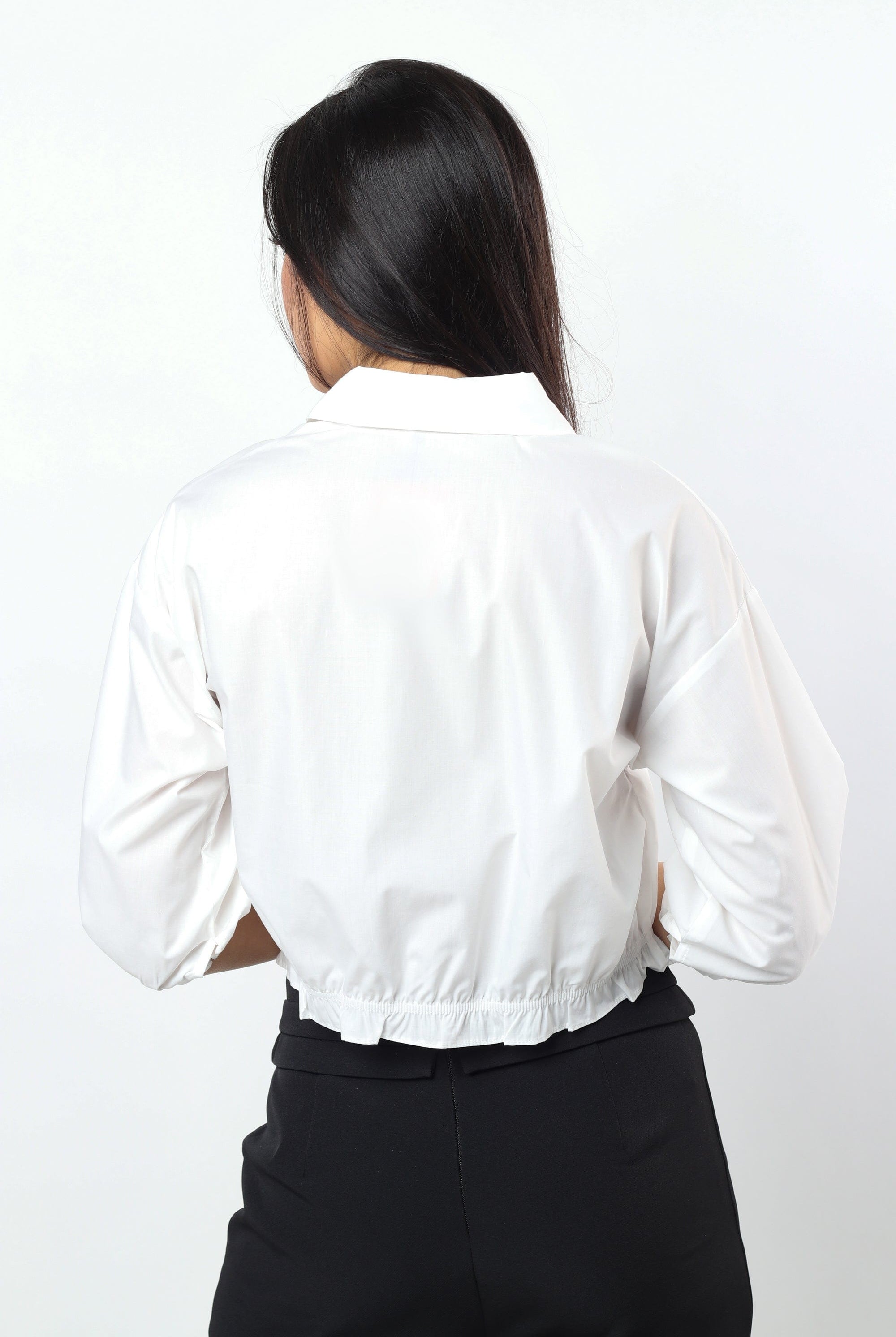 نتشي بلوزة برباط على الخصر بأزرار أمامية وياقة 3/4 كم نسائي