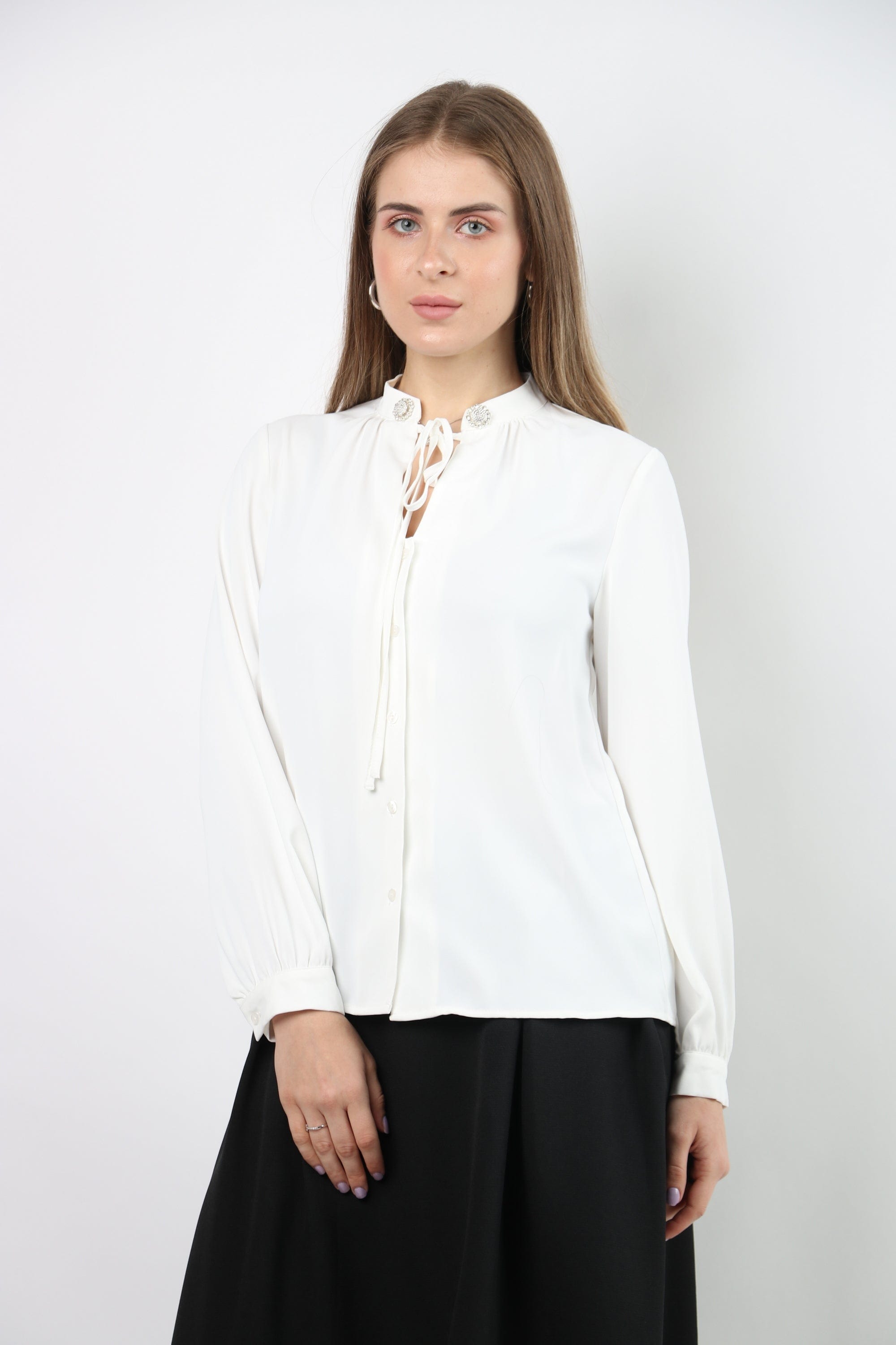 نتشي بلوزة بأزرار أمامية وياقة ورباط كم طويل نسائي