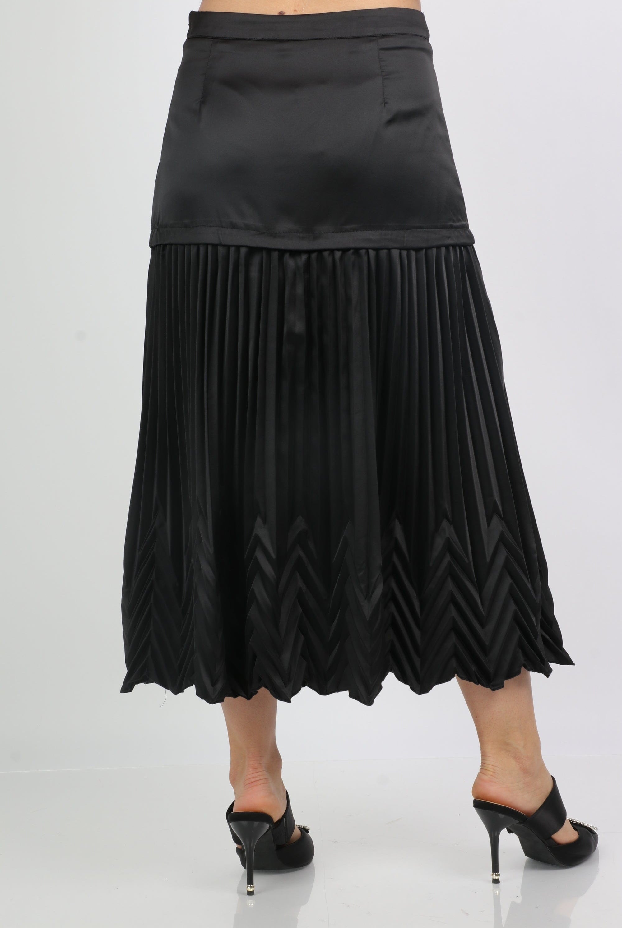 نتشي تنورة ميدي ستان تصميم سادة ناعم مع بيليسيه