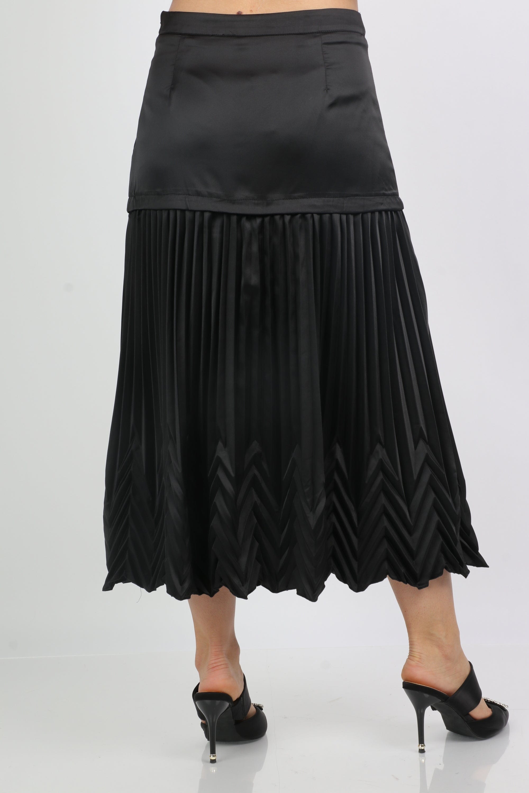 نتشي تنورة ميدي ستان تصميم سادة ناعم مع بيليسيه